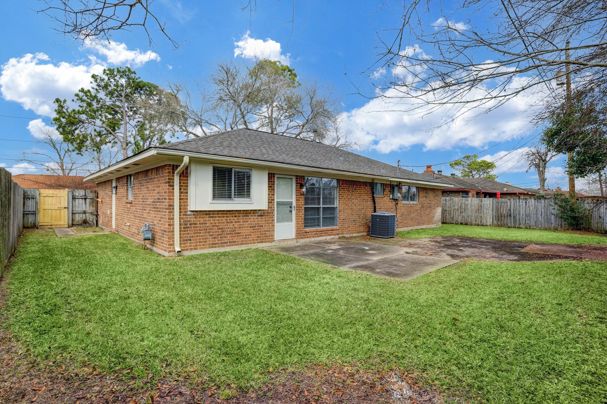 5613 Armstrong Drive, Texas City, TX 77591