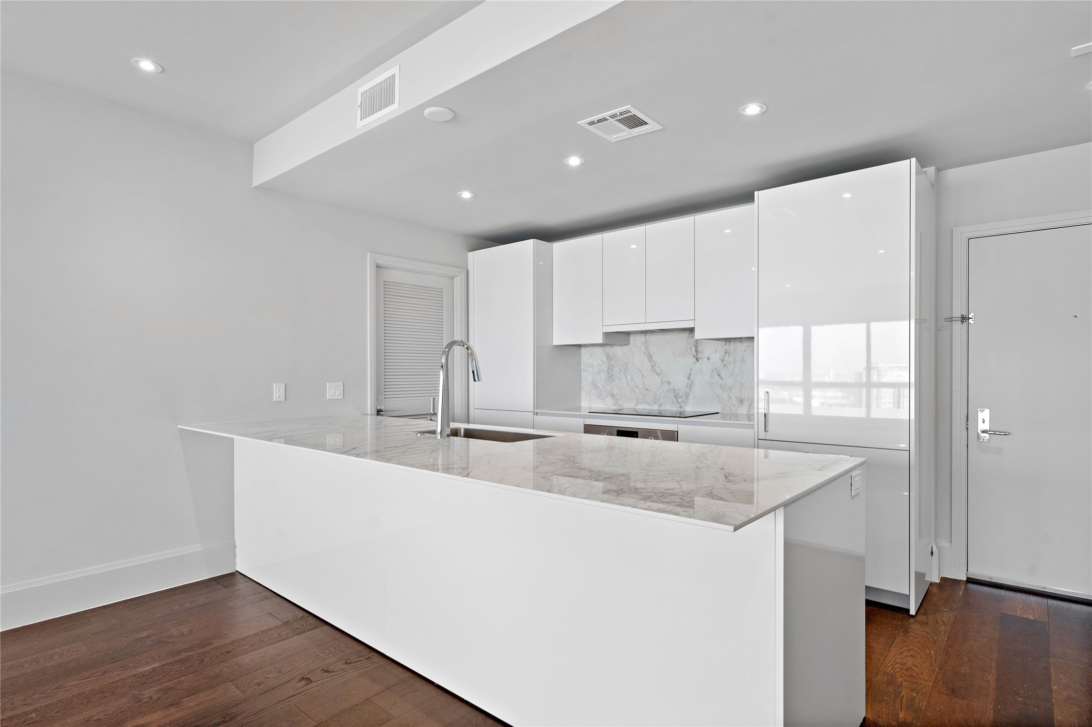 1701 Hermann Drive, #30D, Houston, TX 77004
