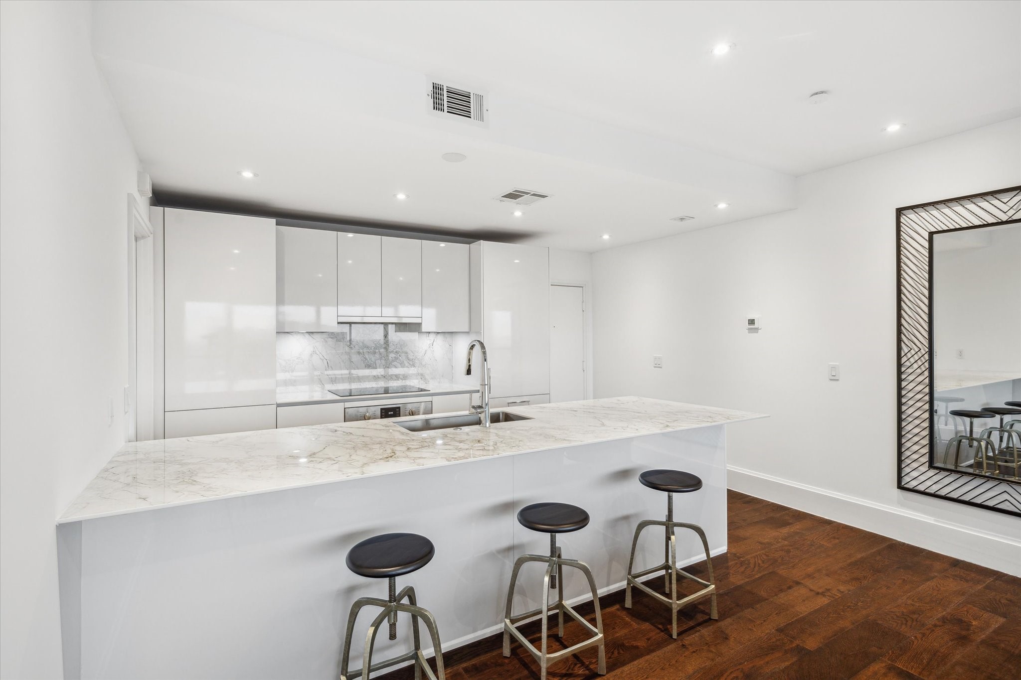 1701 Hermann Drive, #30D, Houston, TX 77004