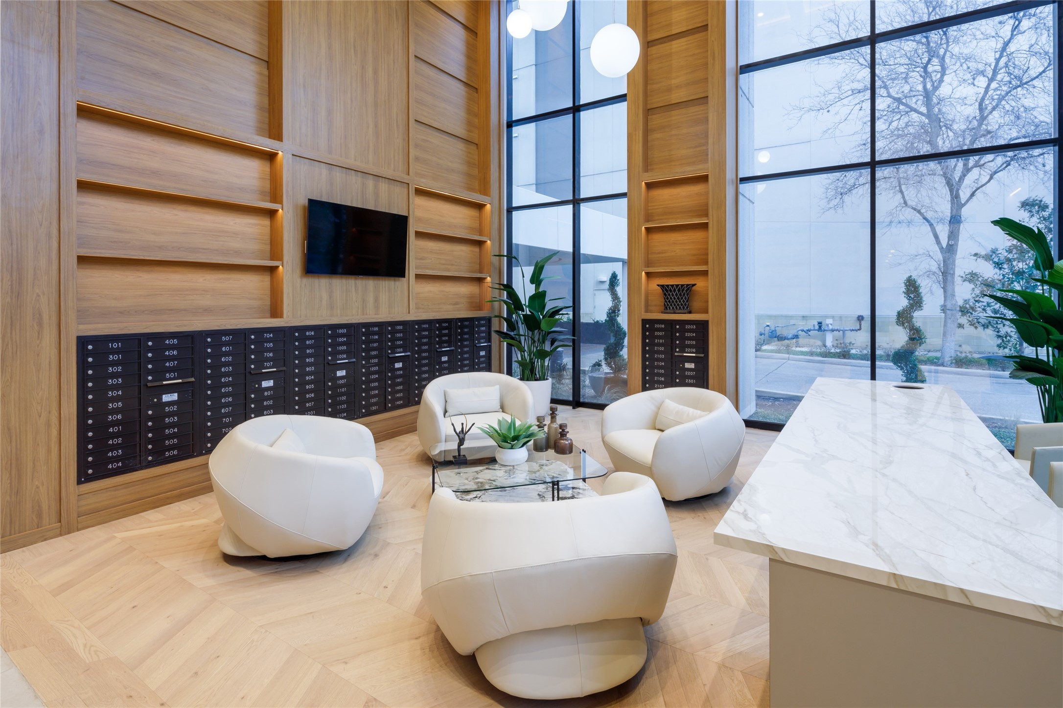 Mailroom with Amazon Hub