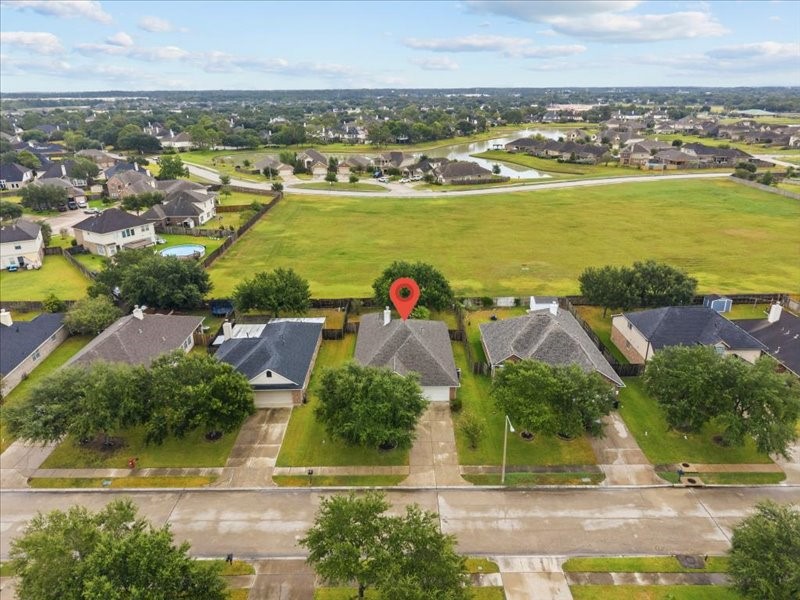 6507 Canyon Mist Lane, Dickinson, TX 77539