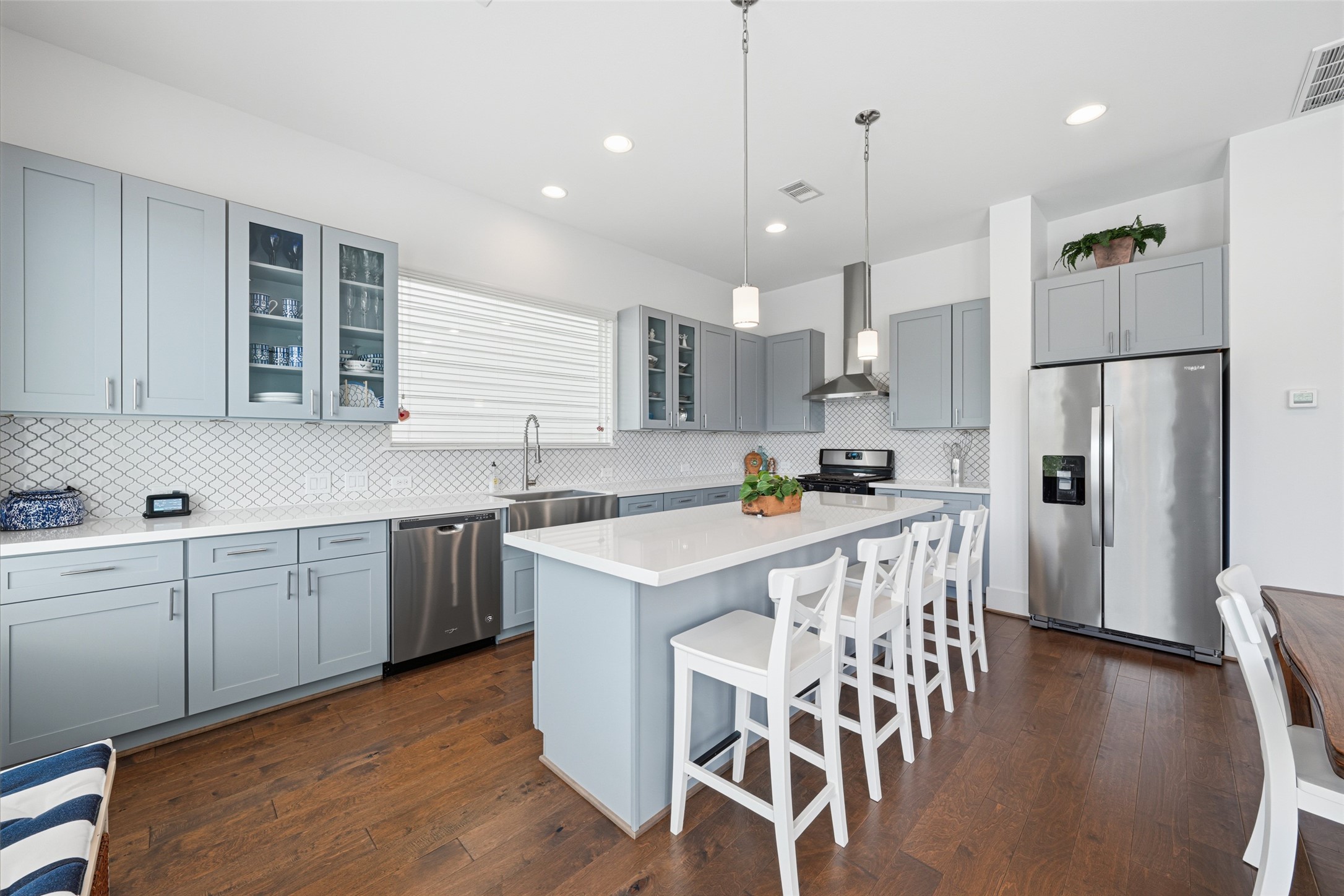 327 Yale Oaks Lane, Houston, TX 77091