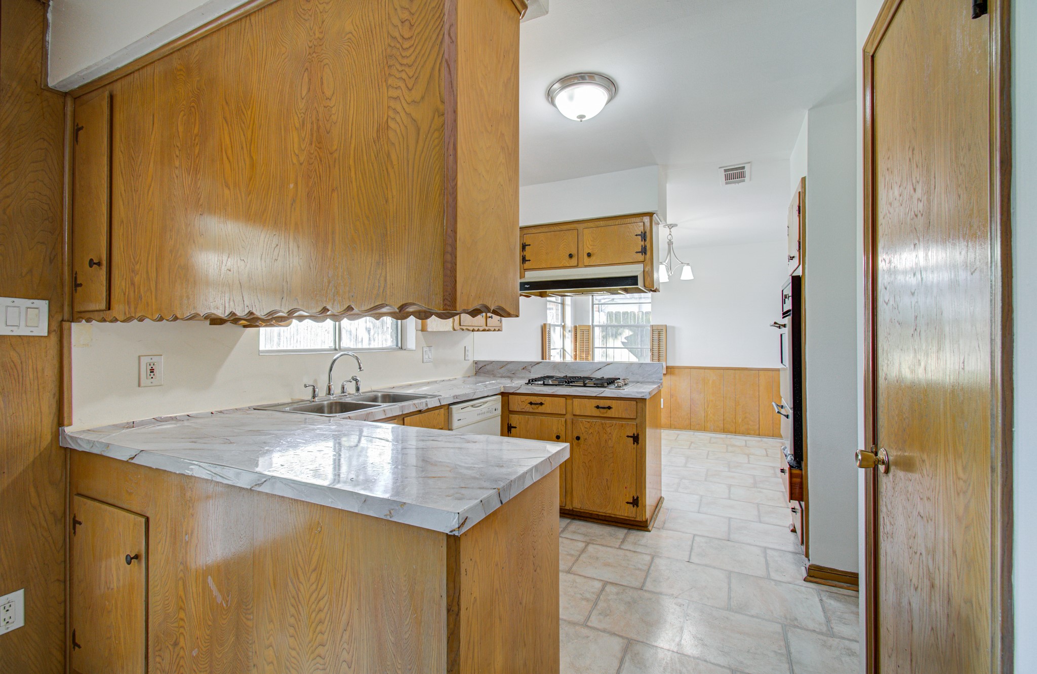 8407 Sharpview Drive, Houston, TX 77036