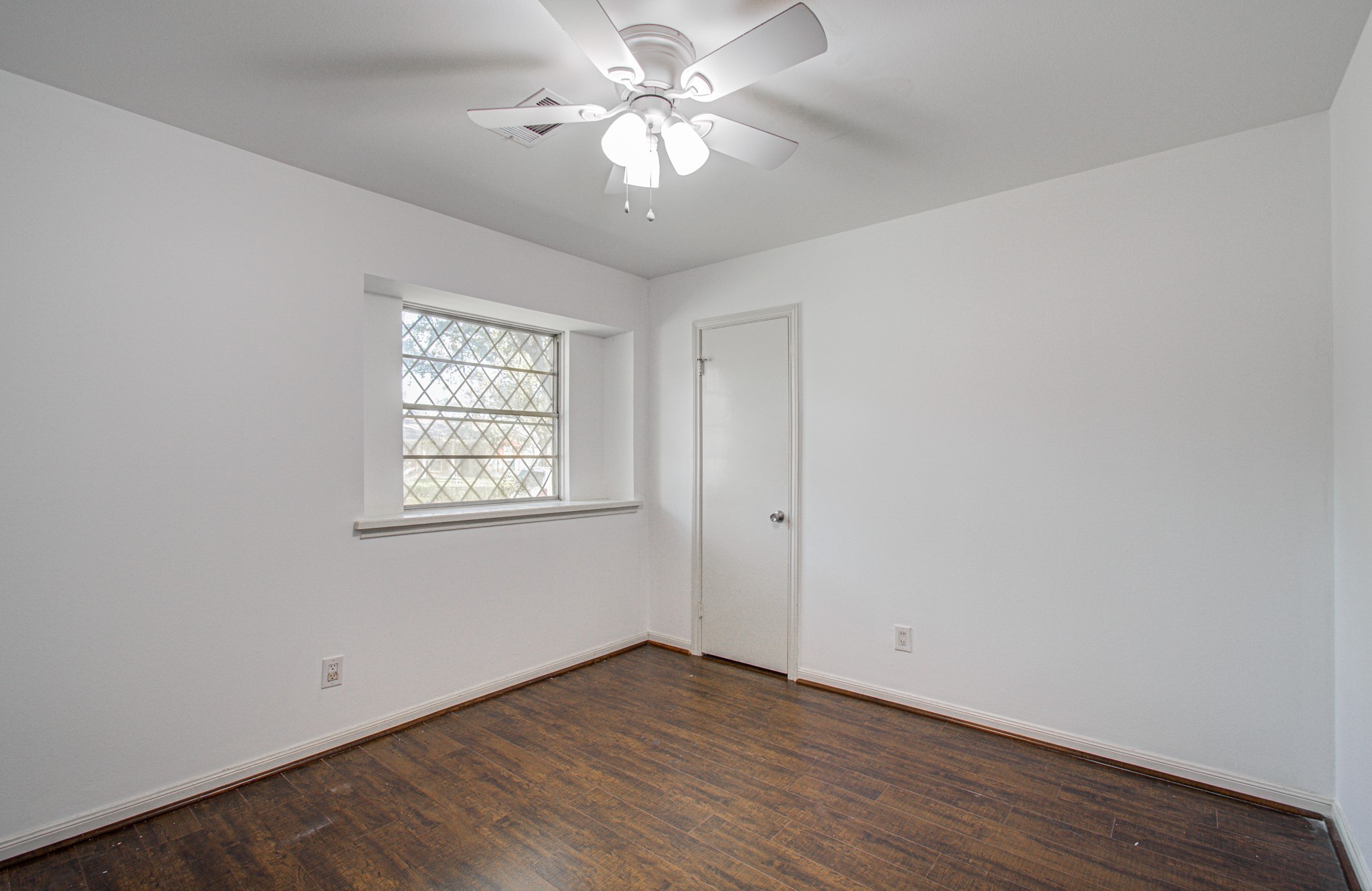 8407 Sharpview Drive, Houston, TX 77036