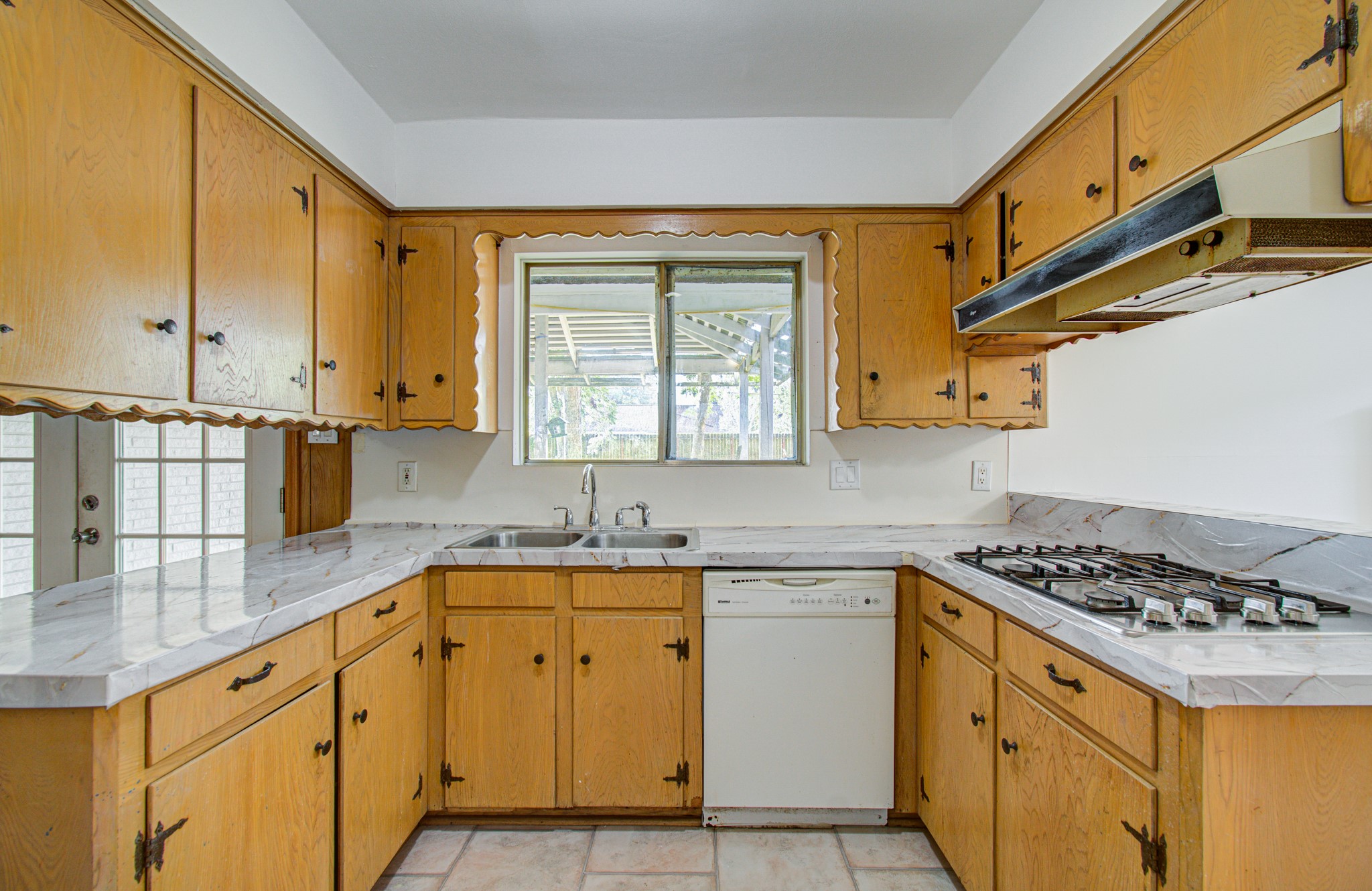 8407 Sharpview Drive, Houston, TX 77036