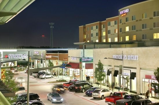 Pearland Town Center is a mixed-use development that offers retail, dining, a 110-room Courtyard by Marriott, 234 high-end residential units, as well as 60,000 square feet of office space. A new addition to Pearland Town Center includes an HCA Healthcare training center.