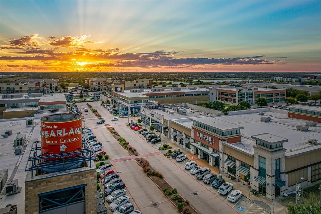 Shop the best selection in Pearland at Pearland Town Center. From top brands to special finds, theres something for everyone.