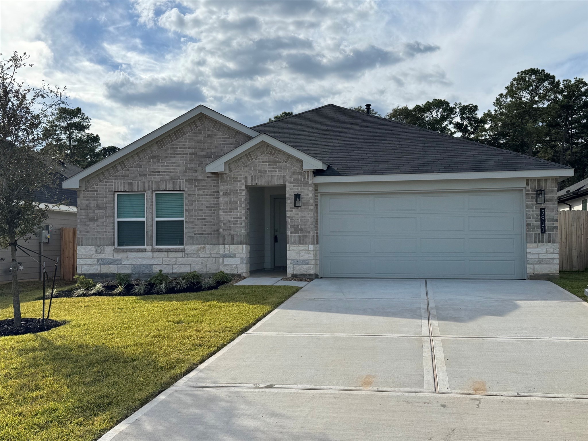 3911 Grizzly Bear Pass, Conroe, TX 77303 3911 Grizzly Bear Pass, Conroe, TX 77303