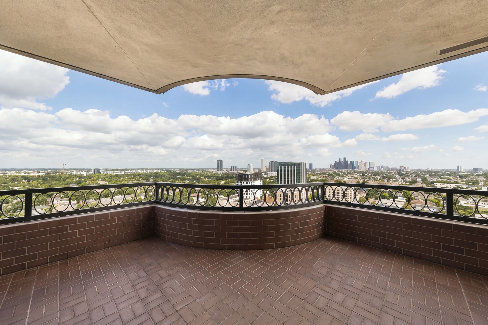 2121 Kirby Drive, #13NE, Houston, TX 77019