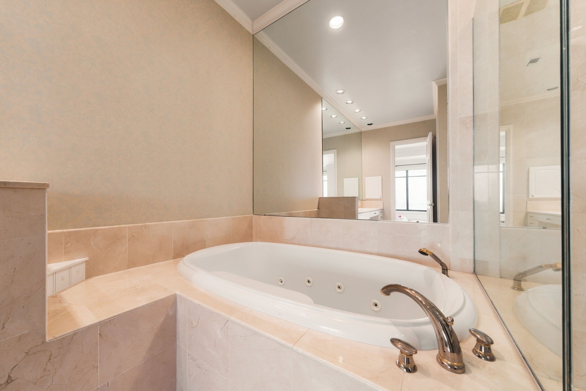 2121 Kirby Drive, #13NE, Houston, TX 77019