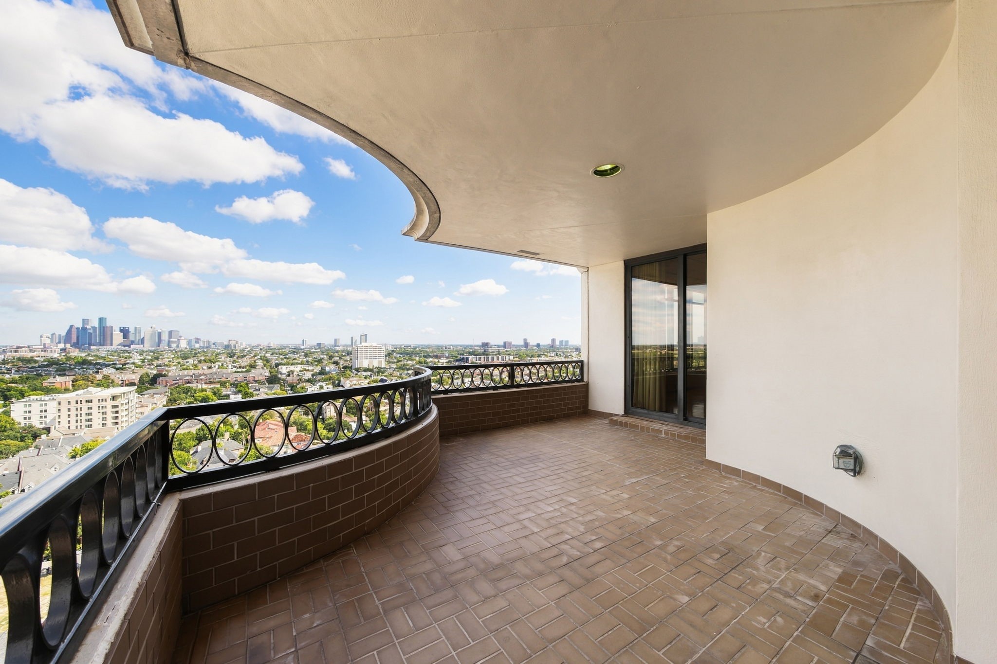 2121 Kirby Drive, #13NE, Houston, TX 77019 2121 Kirby Drive, #13NE, Houston, TX 77019