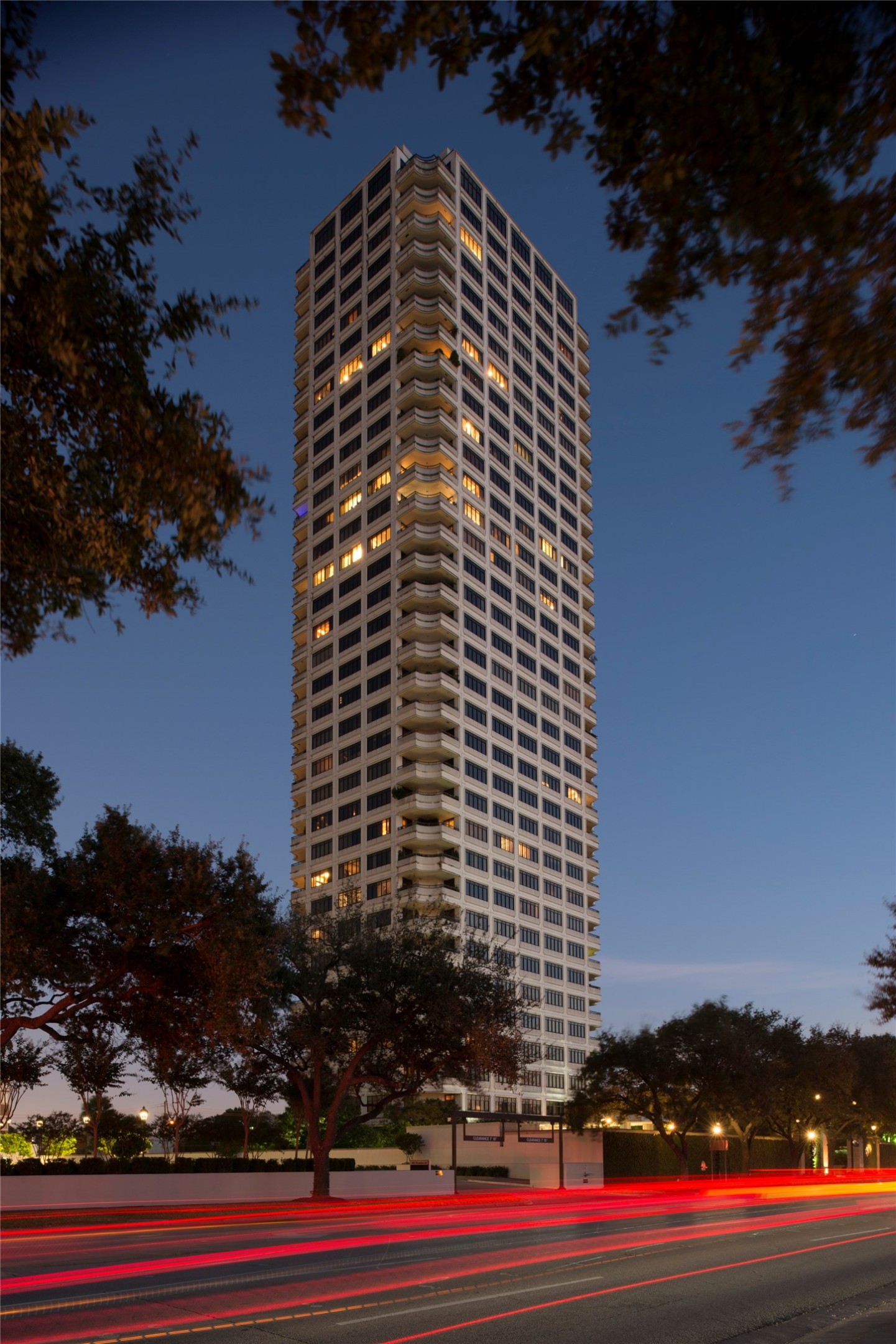 2121 Kirby Drive, #13NE, Houston, TX 77019