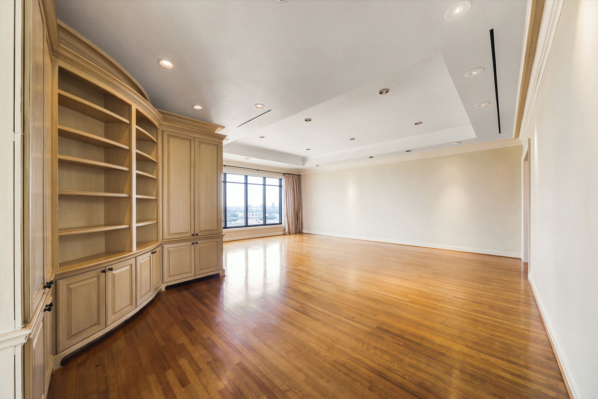 2121 Kirby Drive, #13NE, Houston, TX 77019