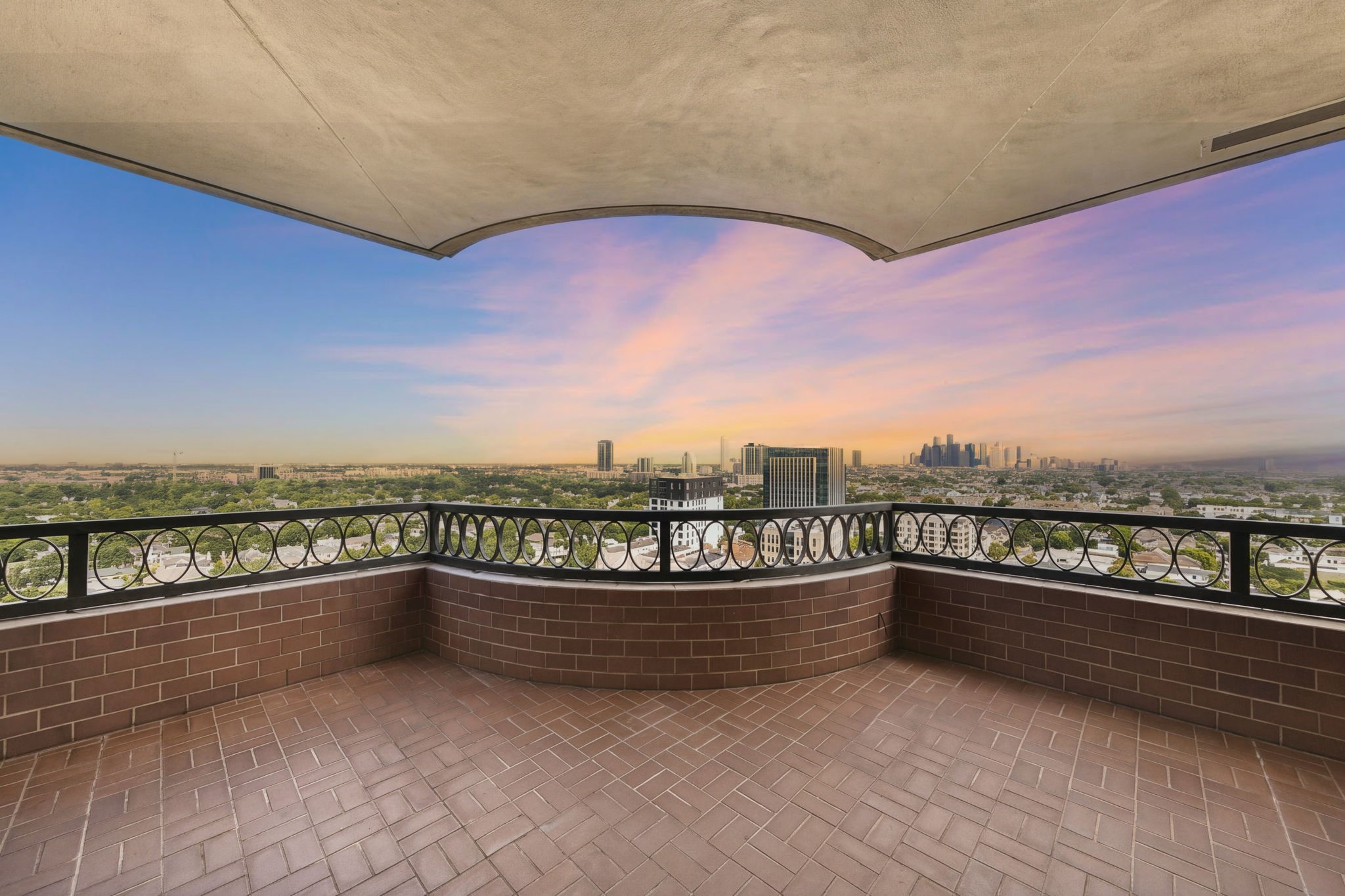 2121 Kirby Drive, #13NE, Houston, TX 77019