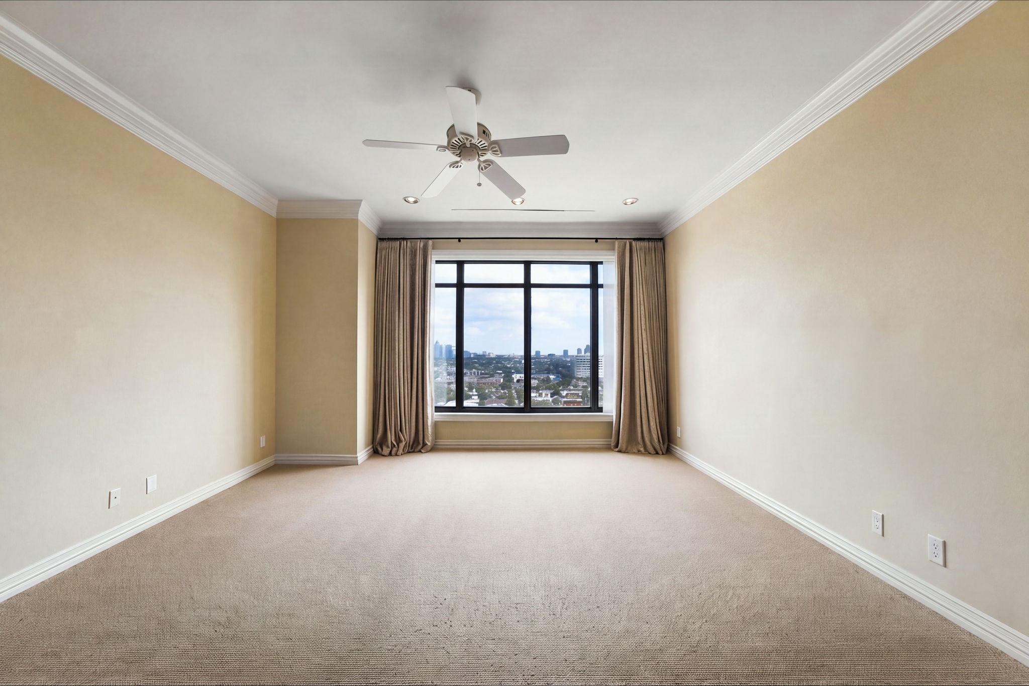 2121 Kirby Drive, #13NE, Houston, TX 77019