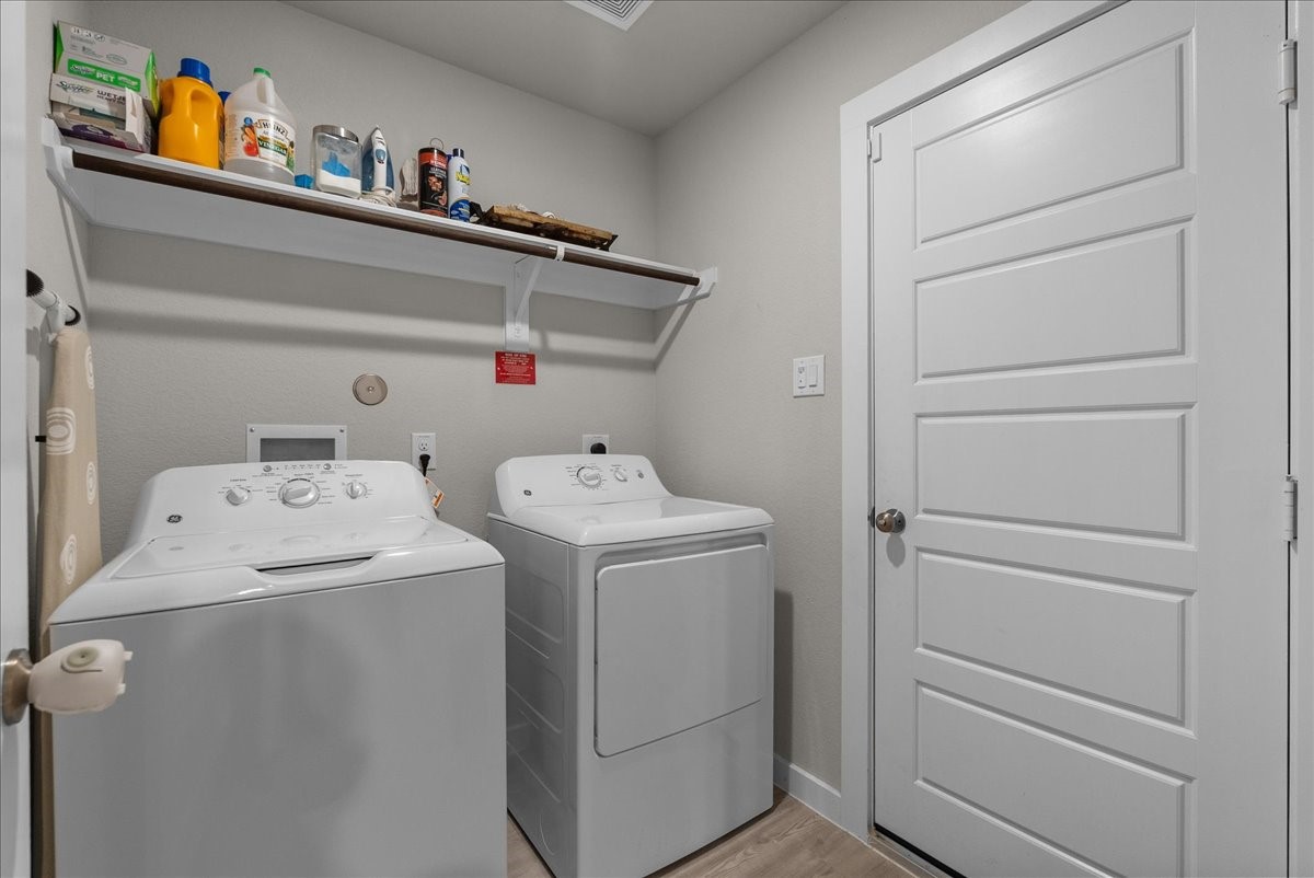 1204 Filly Creek Drive, Alvin, TX 77511