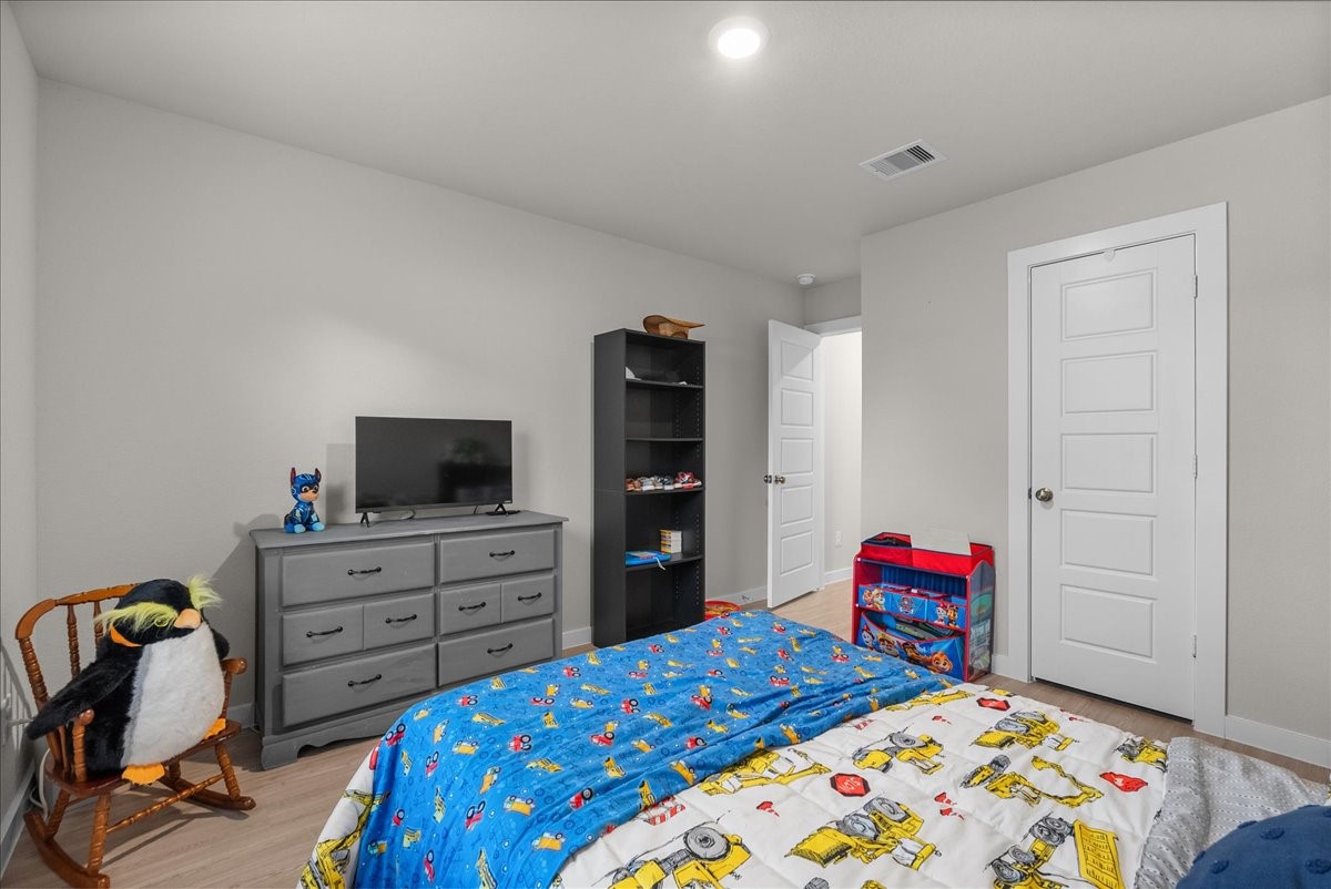 1204 Filly Creek Drive, Alvin, TX 77511