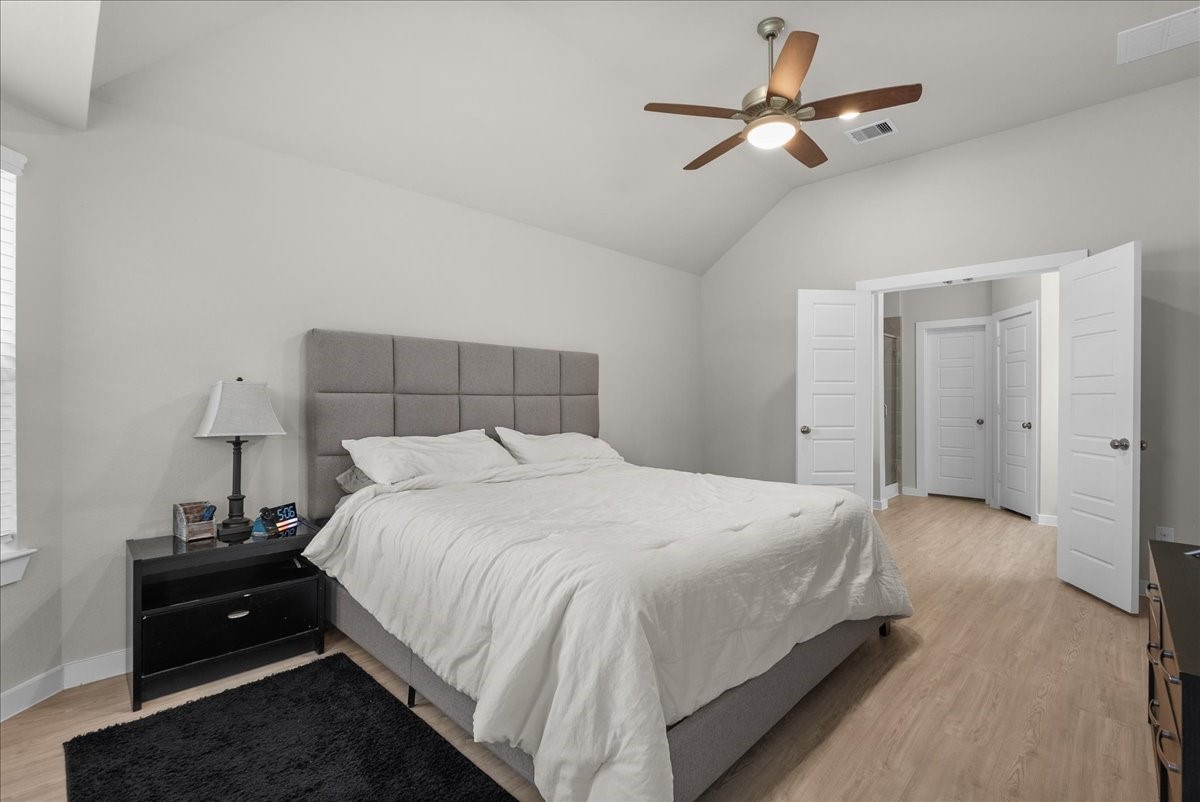 1204 Filly Creek Drive, Alvin, TX 77511