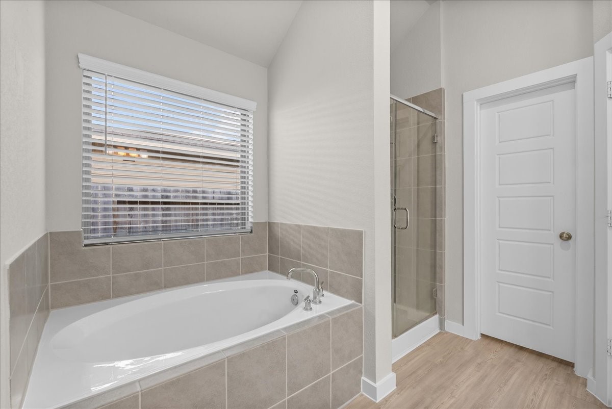 1204 Filly Creek Drive, Alvin, TX 77511