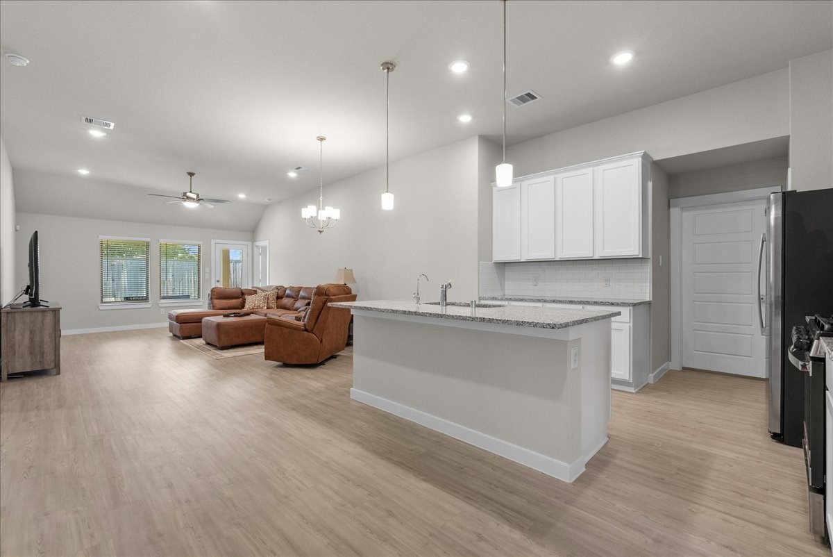 1204 Filly Creek Drive, Alvin, TX 77511