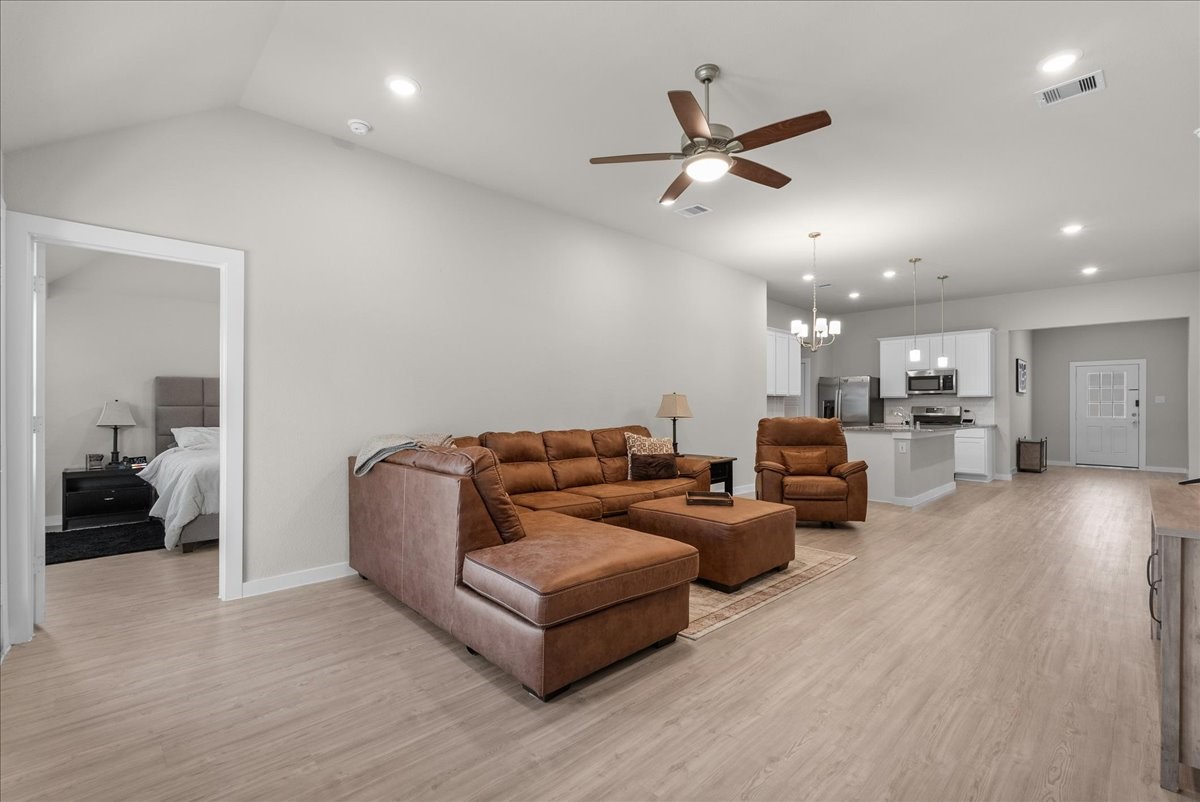 1204 Filly Creek Drive, Alvin, TX 77511