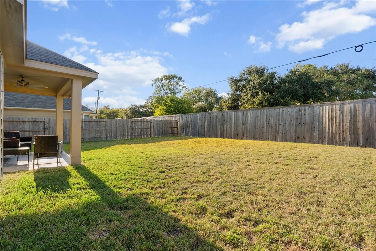 1204 Filly Creek Drive, Alvin, TX 77511