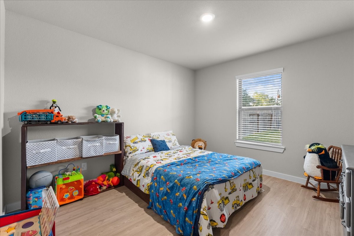 1204 Filly Creek Drive, Alvin, TX 77511