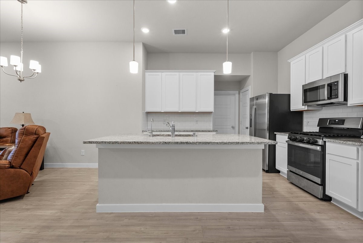 1204 Filly Creek Drive, Alvin, TX 77511