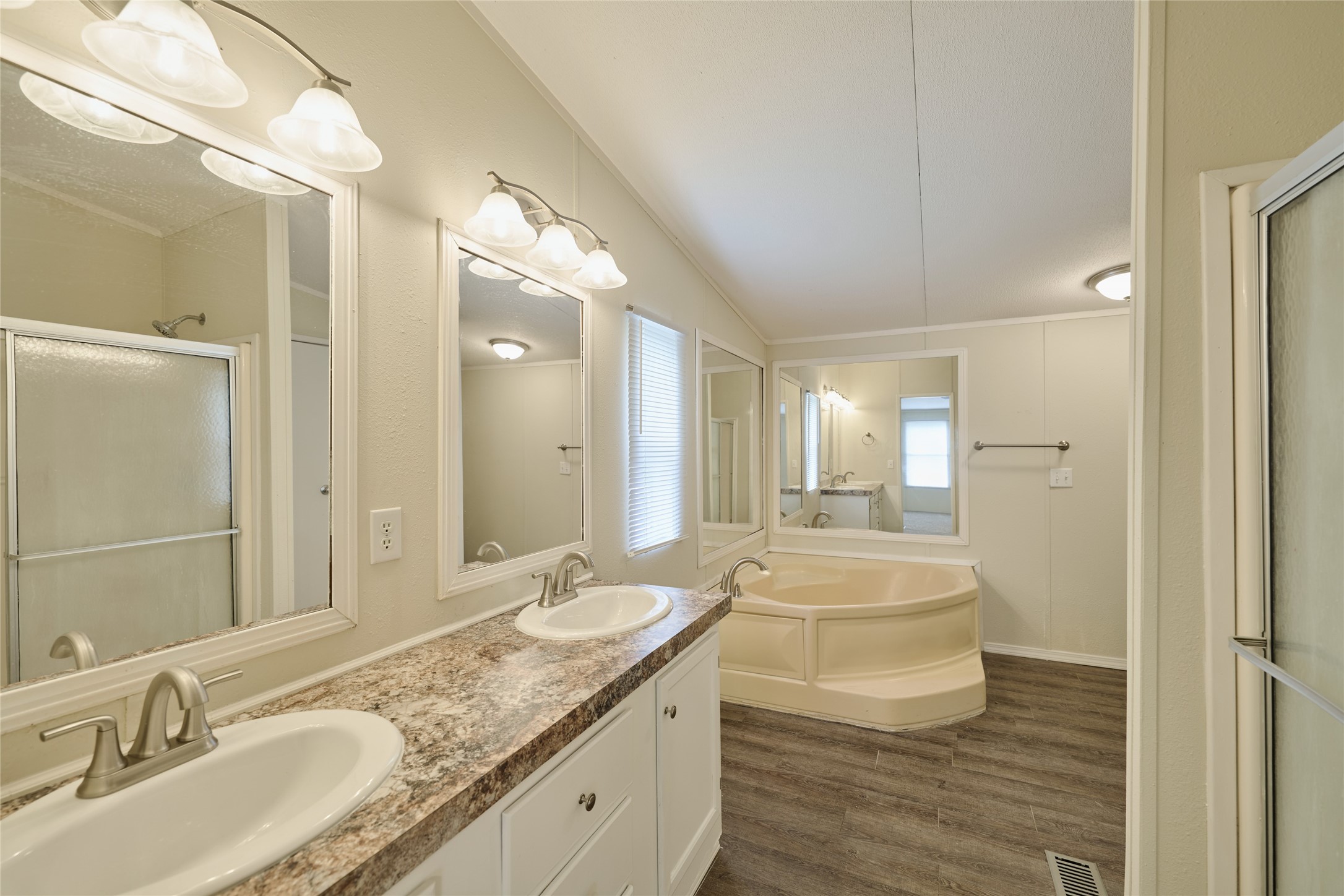 16500 Brittany Way, Conroe, TX 77306