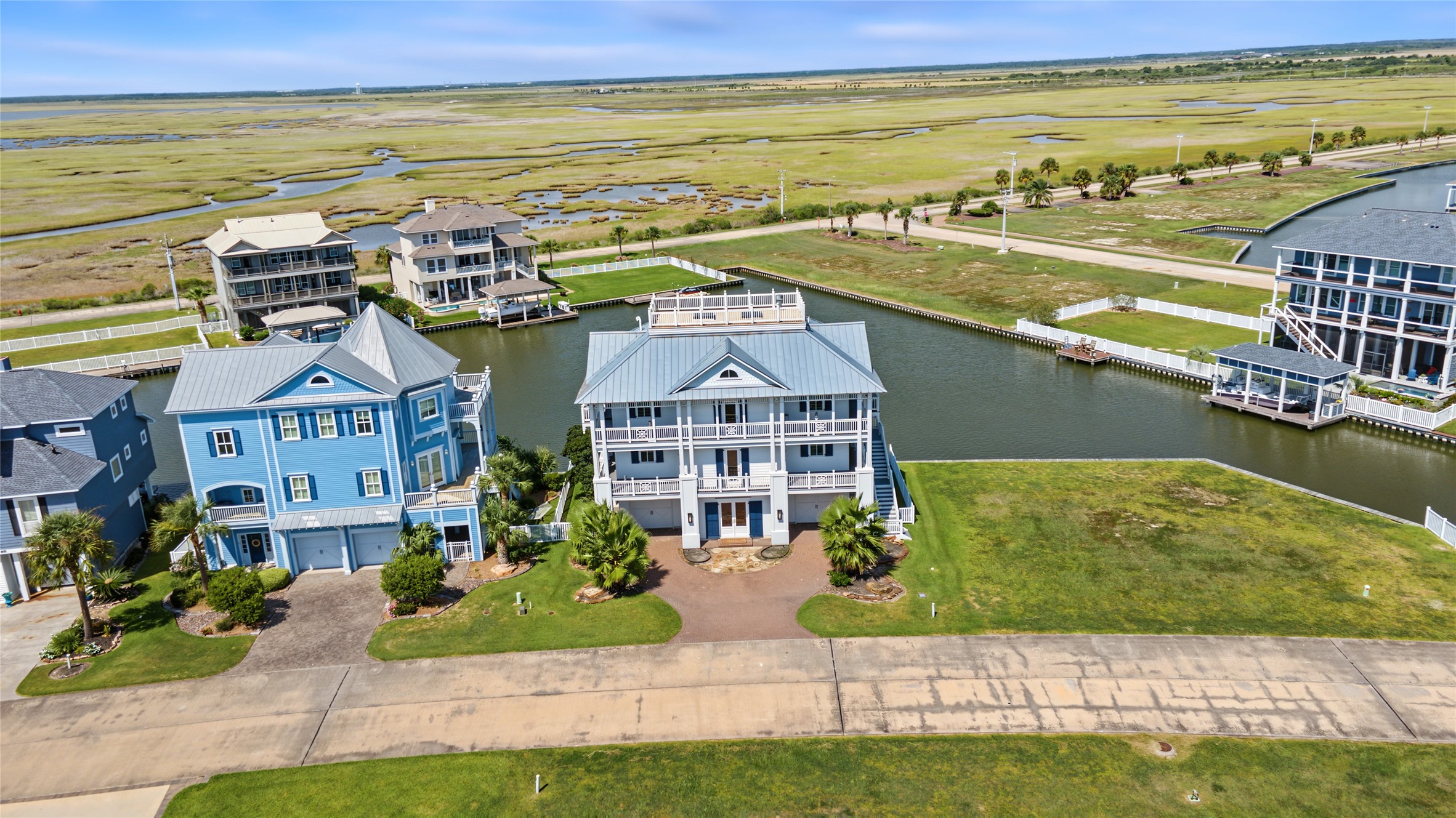 10 Islamorada, Hitchcock, TX 77563