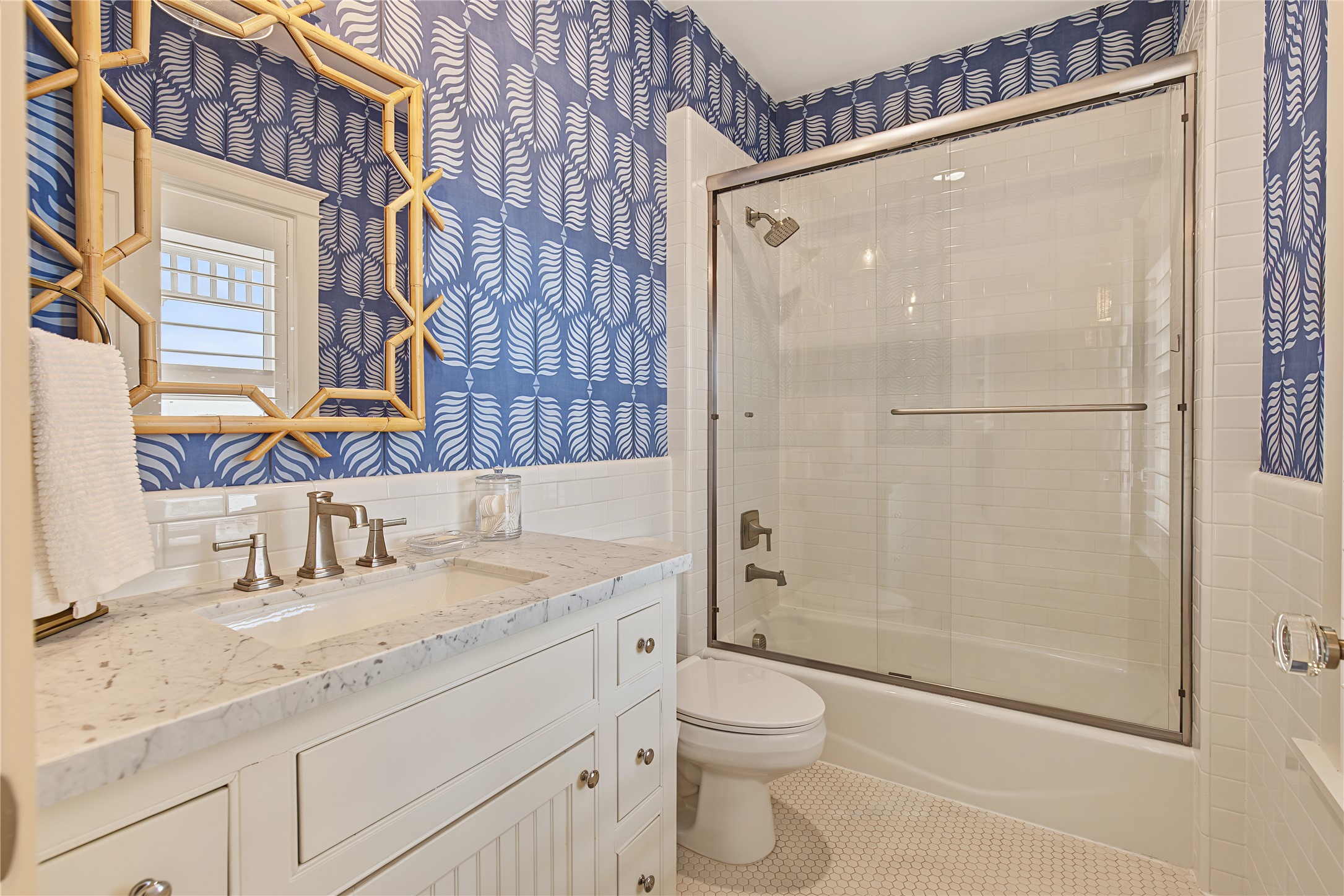 10 Islamorada, Hitchcock, TX 77563