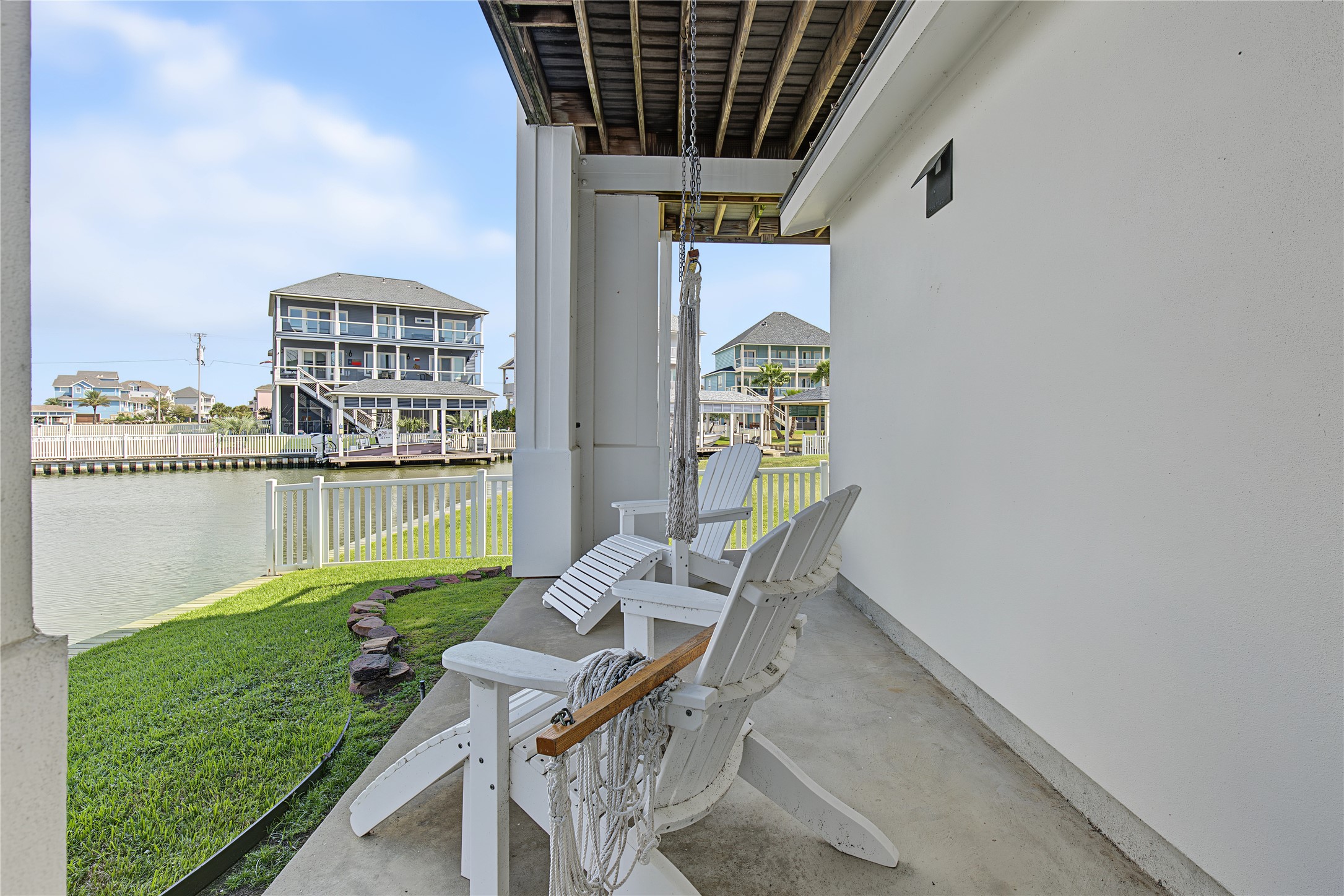 10 Islamorada, Hitchcock, TX 77563