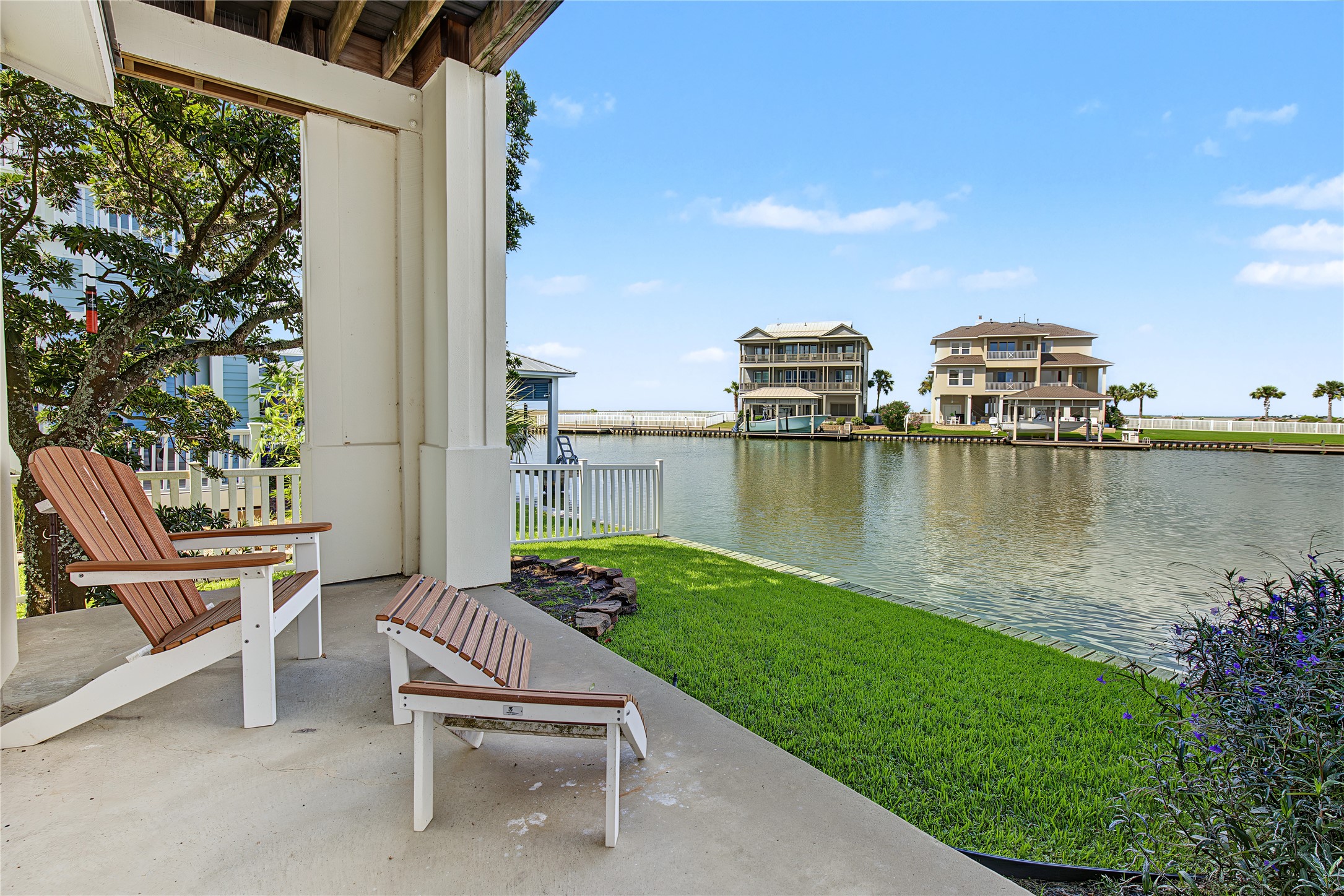 10 Islamorada, Hitchcock, TX 77563