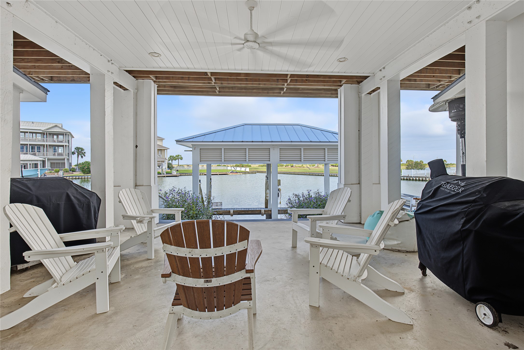 10 Islamorada, Hitchcock, TX 77563