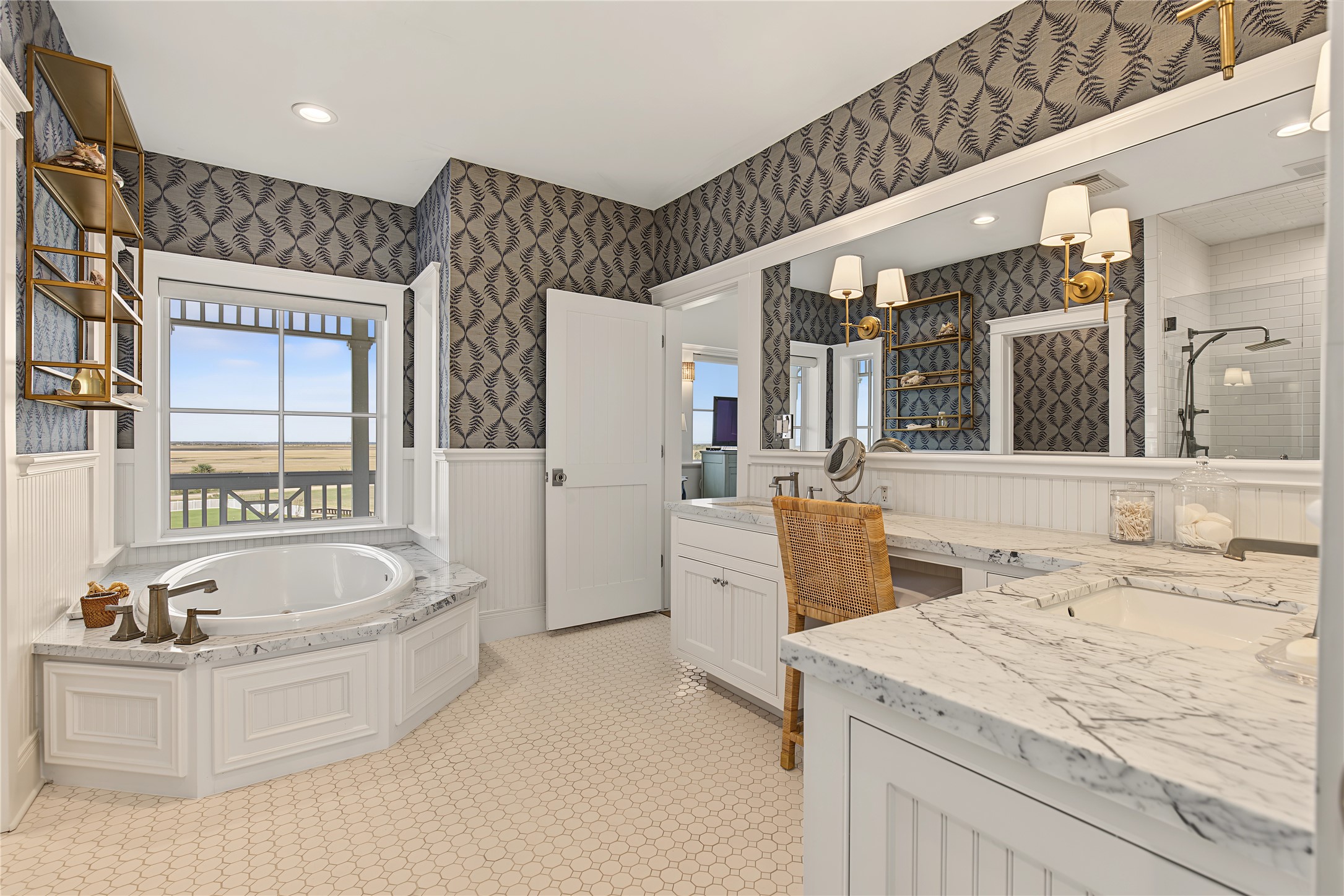 10 Islamorada, Hitchcock, TX 77563