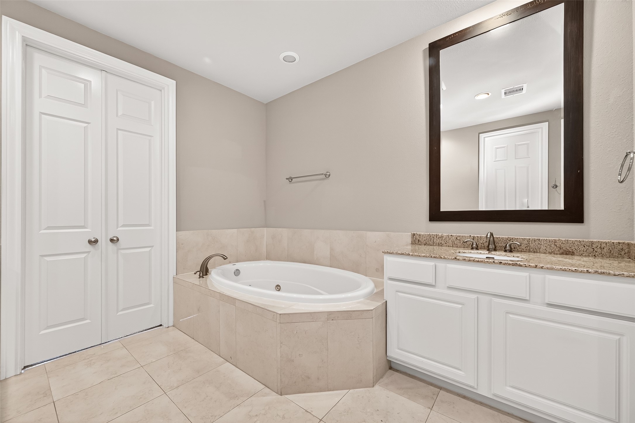 8810 Lakeshore Bend Drive, Houston, TX 77080