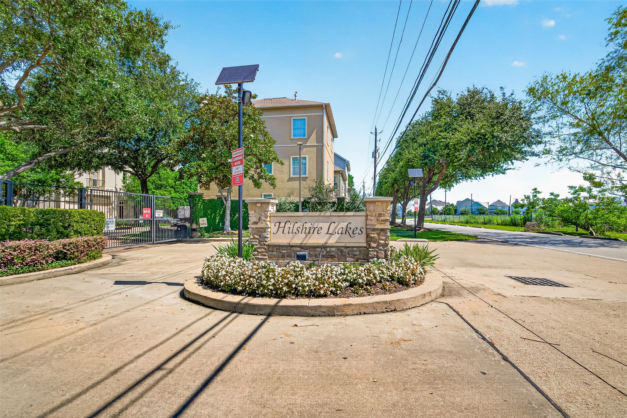 8810 Lakeshore Bend Drive, Houston, TX 77080 8810 Lakeshore Bend Drive, Houston, TX 77080