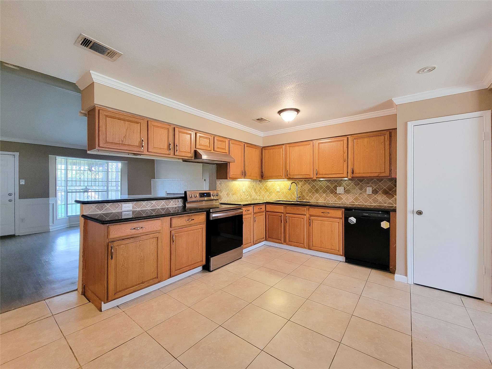 6606 Laughlin Drive, Houston, TX 77489 6606 Laughlin Drive, Houston, TX 77489