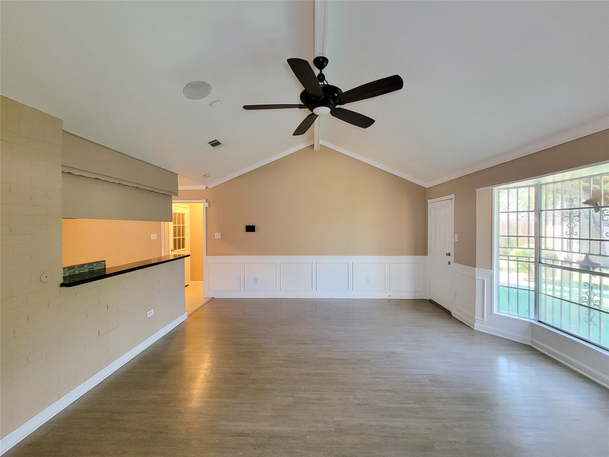 6606 Laughlin Drive, Houston, TX 77489 6606 Laughlin Drive, Houston, TX 77489