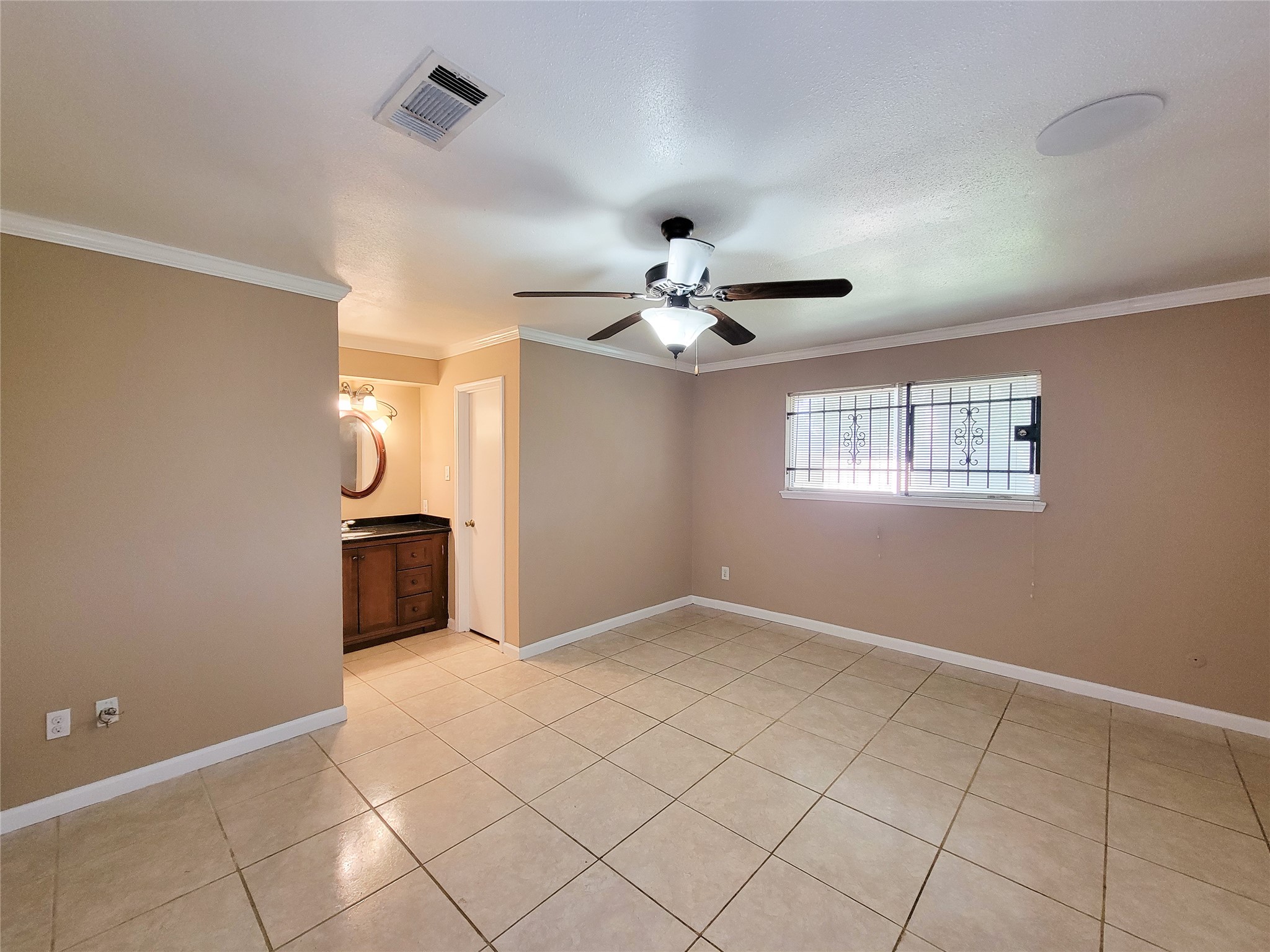 6606 Laughlin Drive, Houston, TX 77489