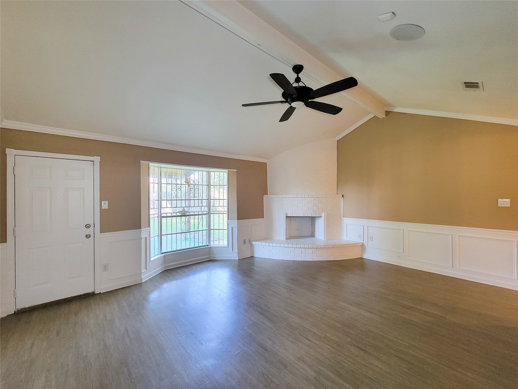 6606 Laughlin Drive, Houston, TX 77489 6606 Laughlin Drive, Houston, TX 77489