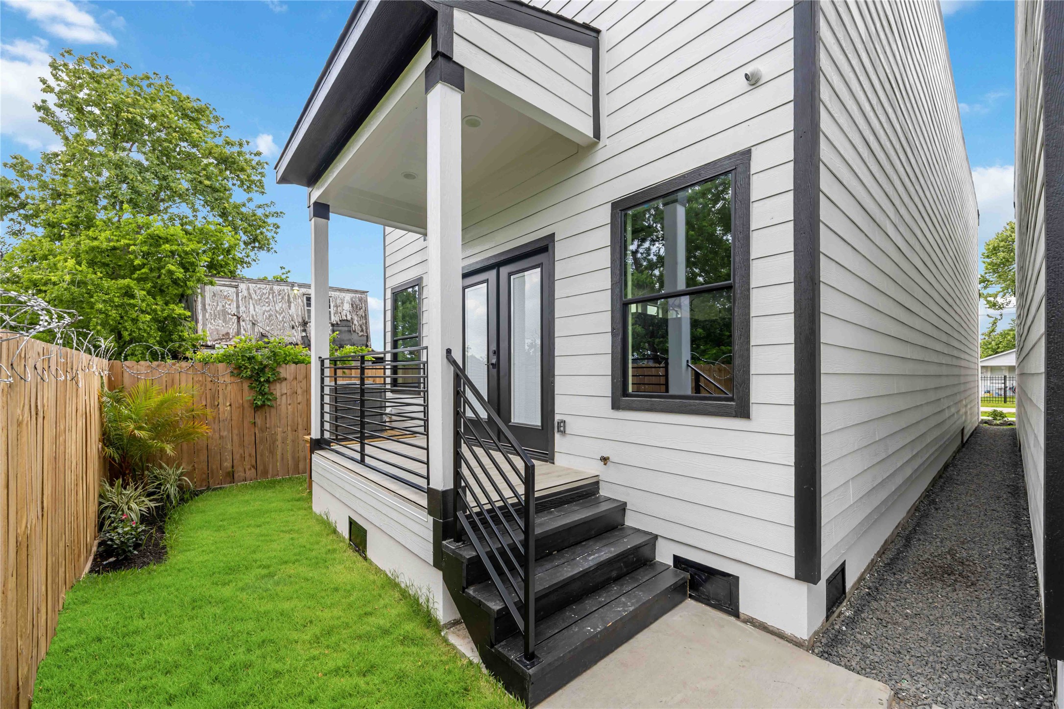 3020 Retta Street, Houston, TX 77026