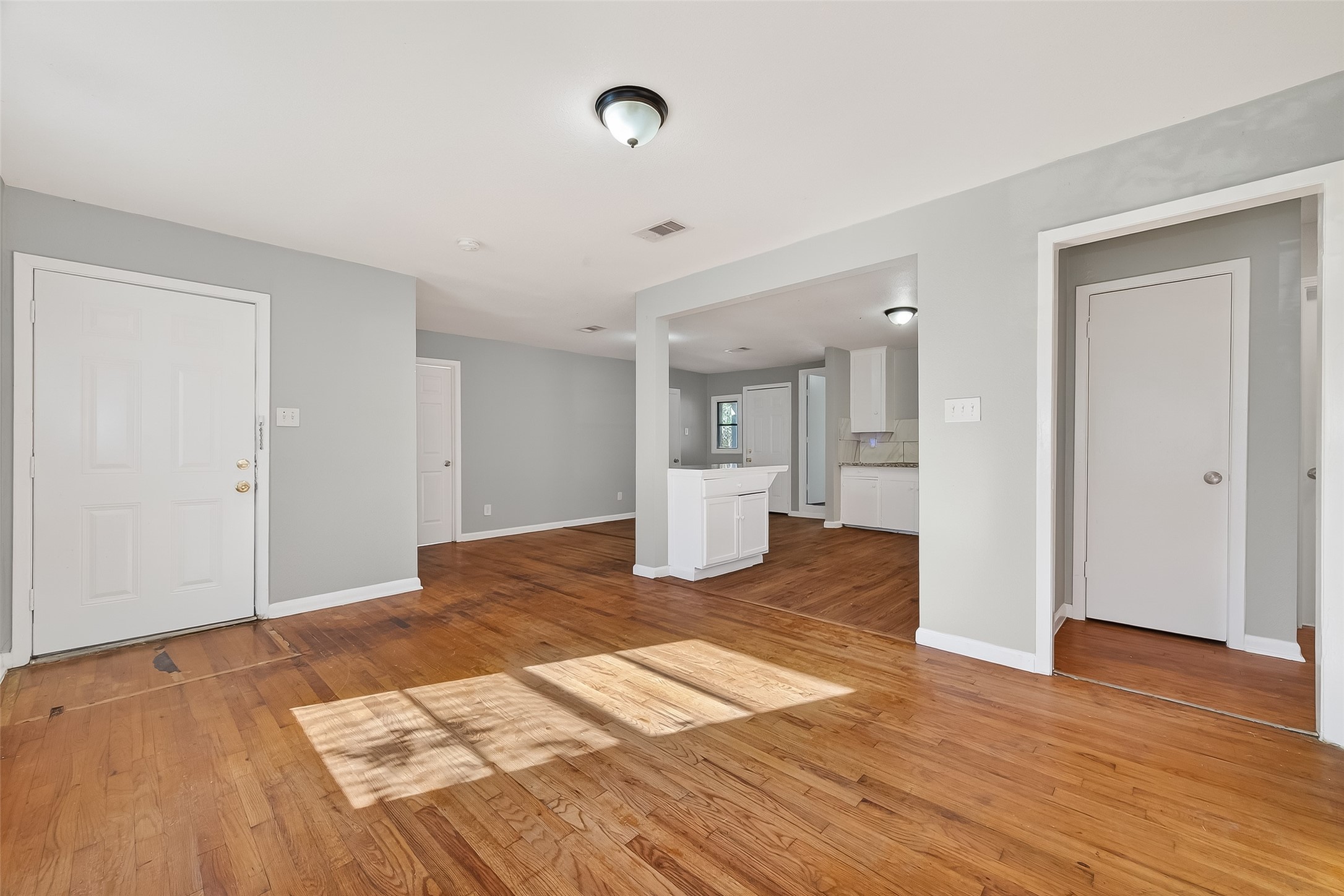 6127 Beldart Street, Houston, TX 77033 6127 Beldart Street, Houston, TX 77033