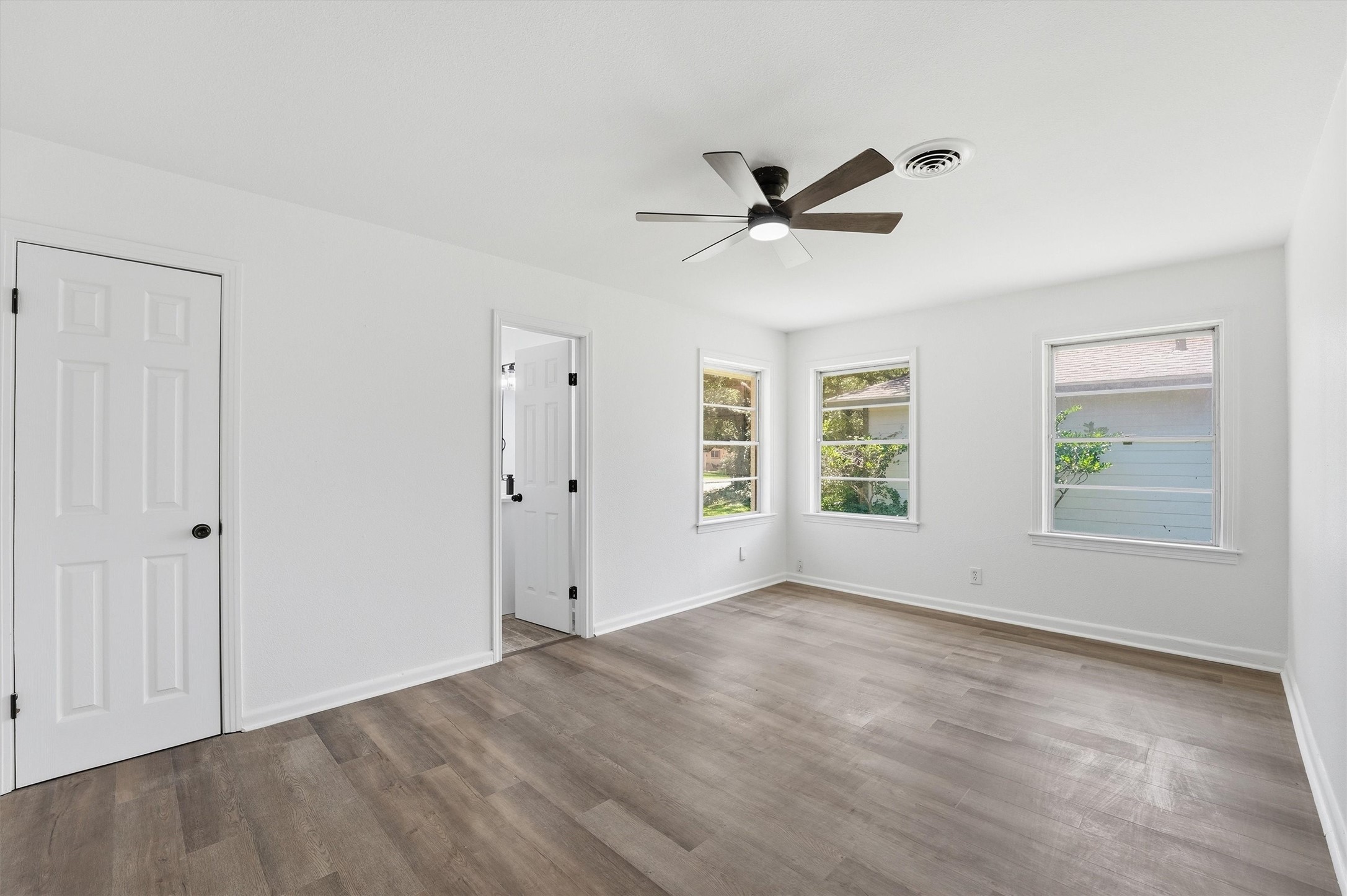 5002 Live Oak Drive, Texas City, TX 77591