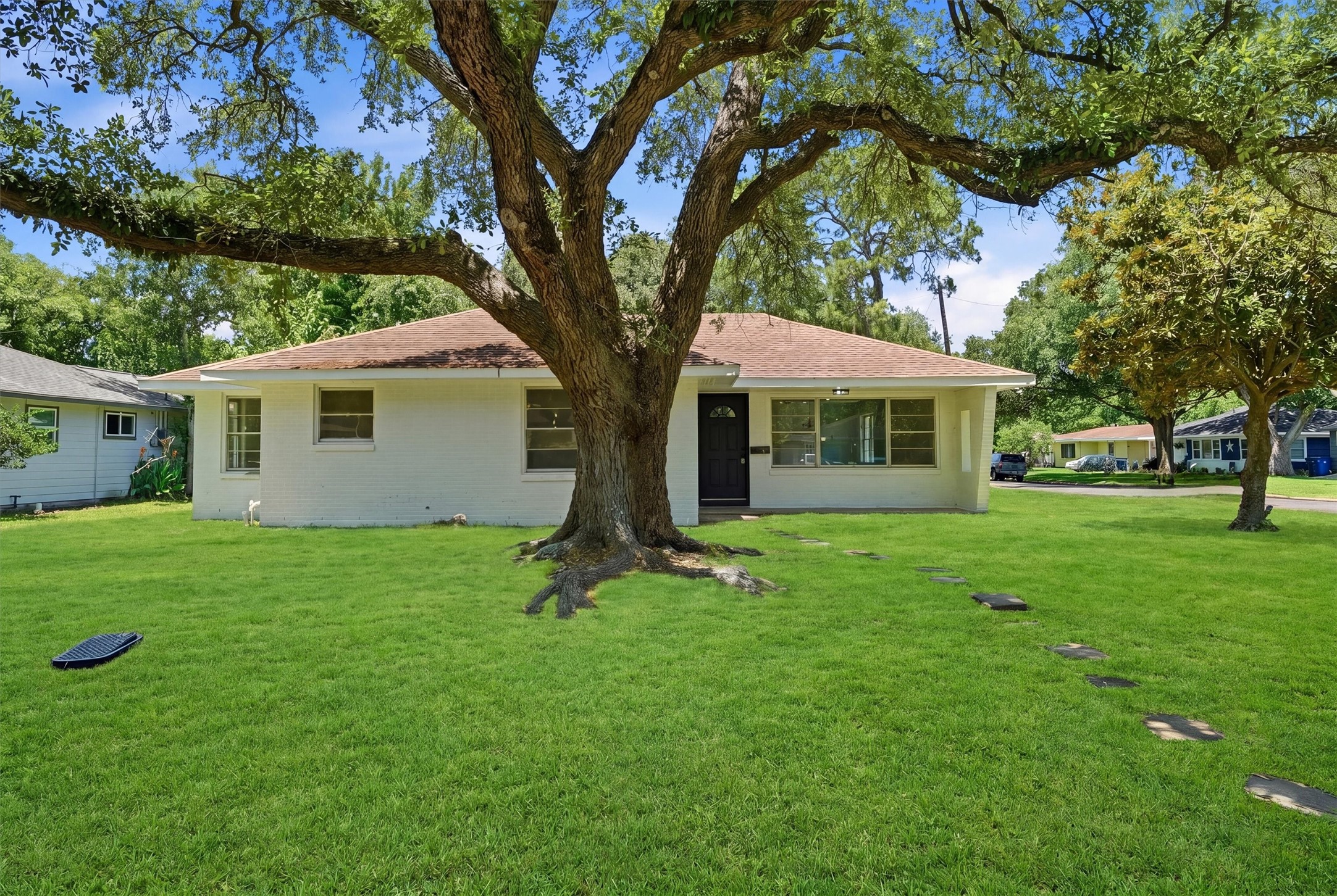5002 Live Oak Drive, Texas City, TX 77591