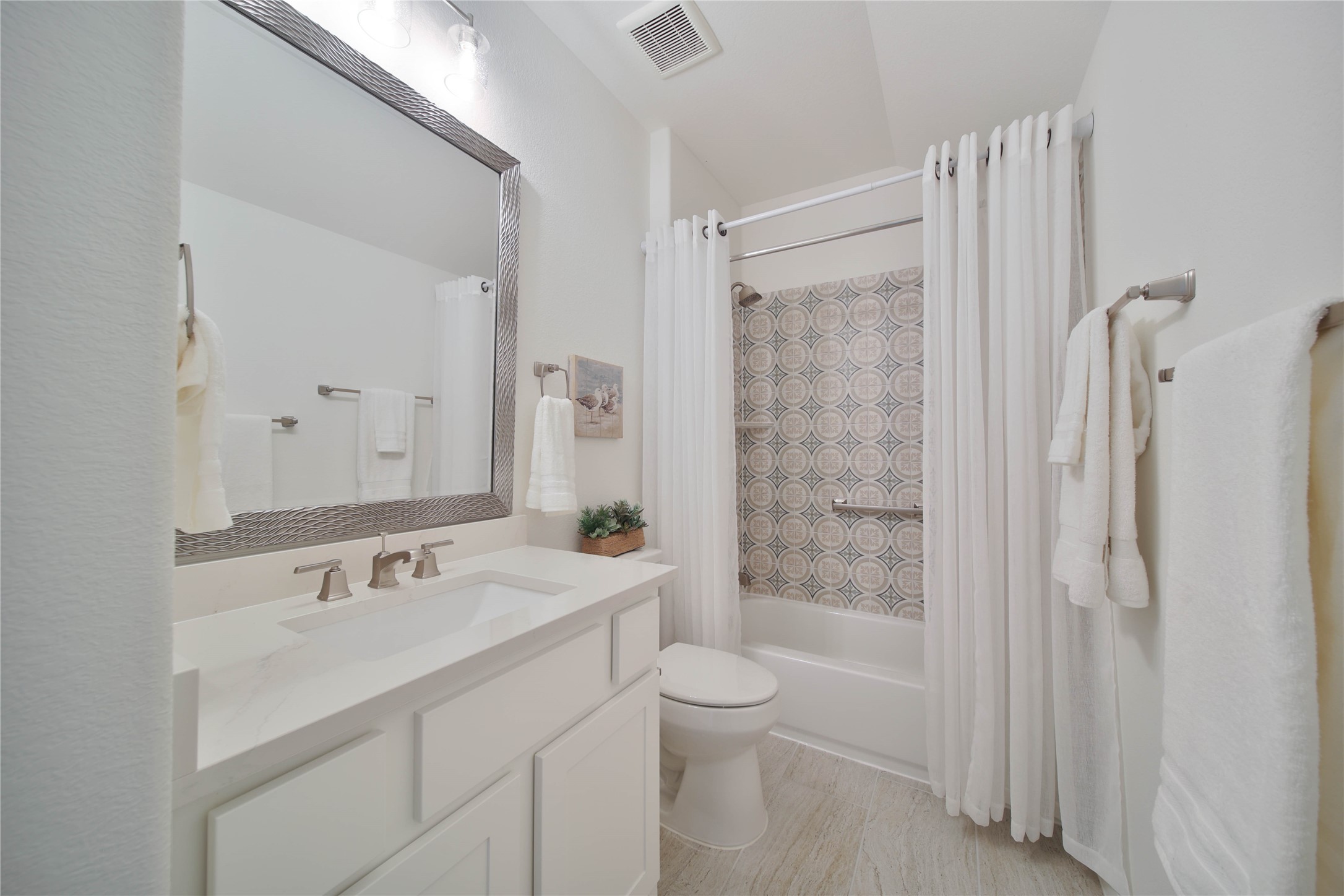 Stylish Ensuite Bath