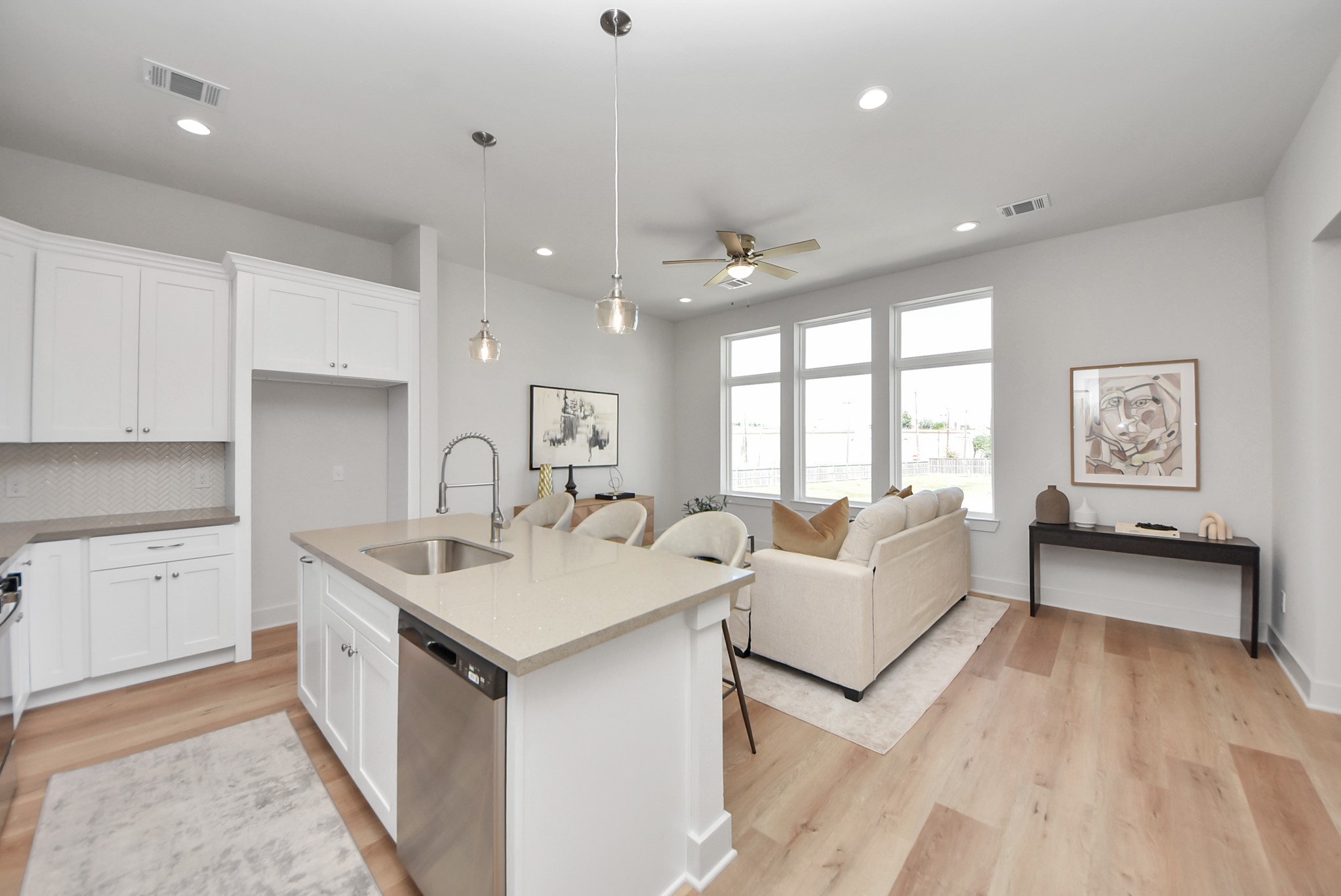 5252 Texas Street, Houston, TX 77011