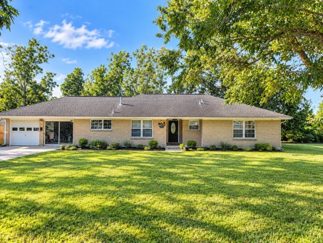8002 County Road 172, Alvin, TX 77511 8002 County Road 172, Alvin, TX 77511