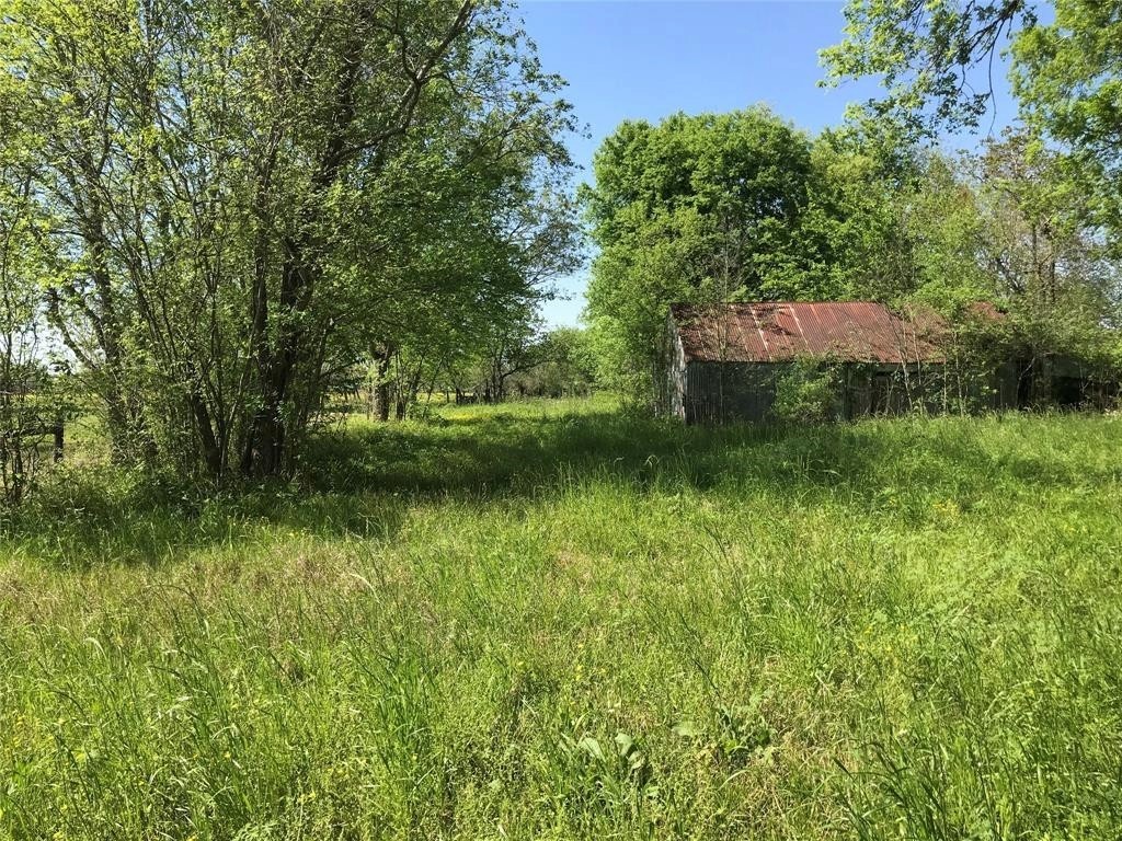 8002 County Road 172, Alvin, TX 77511