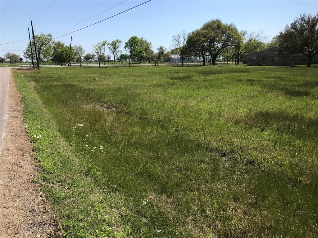 8002 County Road 172, Alvin, TX 77511